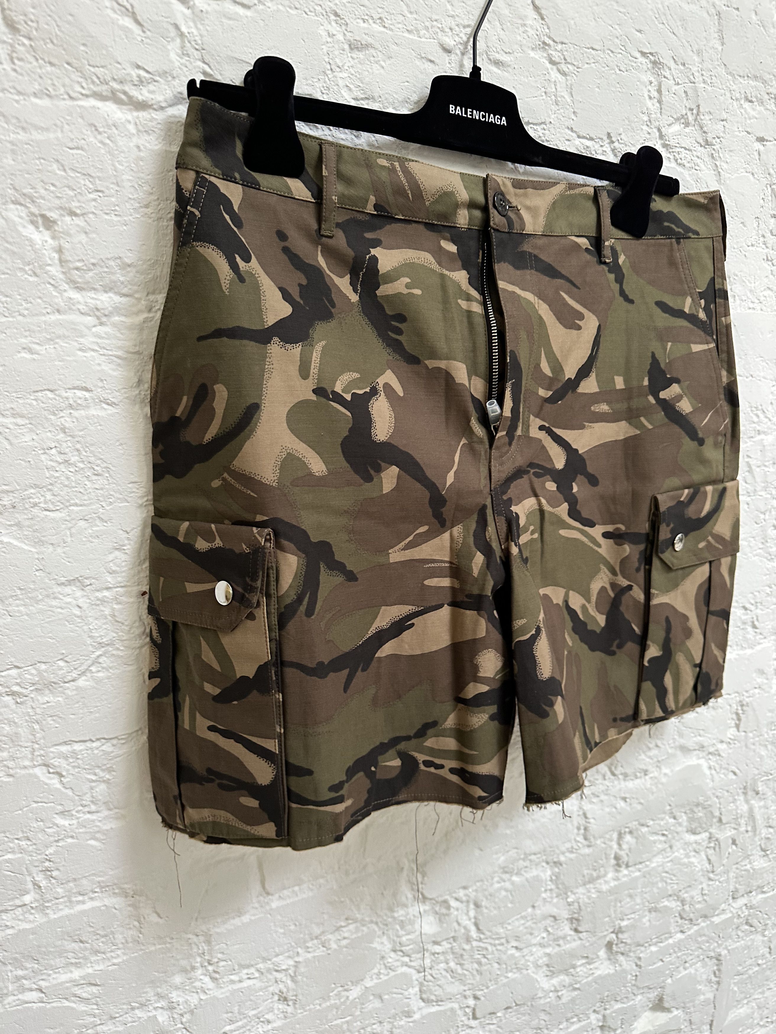 Celine Camo Shorts Size 52 Size US 36 / EU 52 - 2 Thumbnail