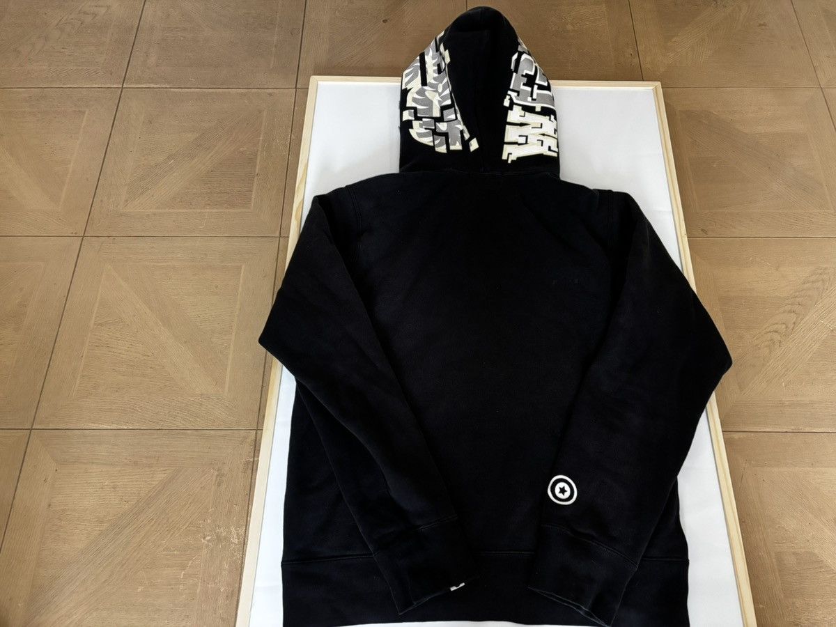 Bape Auth ale bape glow in the dark shark full zip hoodie M used Size US M / EU 48-50 / 2 - 16 Thumbnail