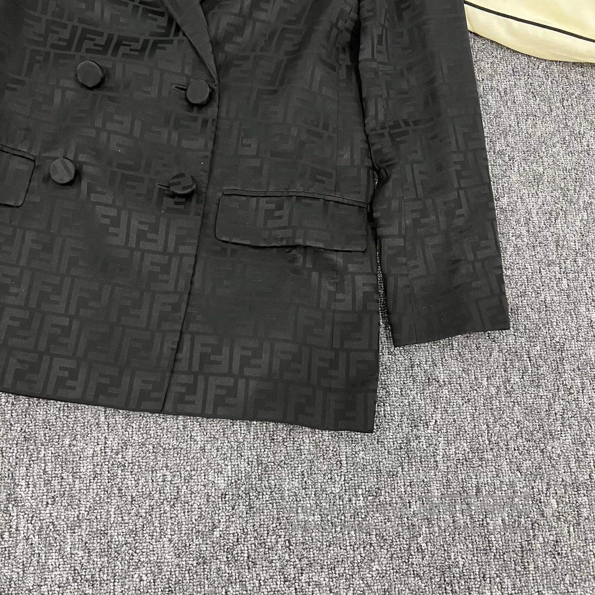Fendi FENDI size 42 Silk cocoon fabric; suit jacket| Size L / US 10 / IT 46 - 4 Thumbnail