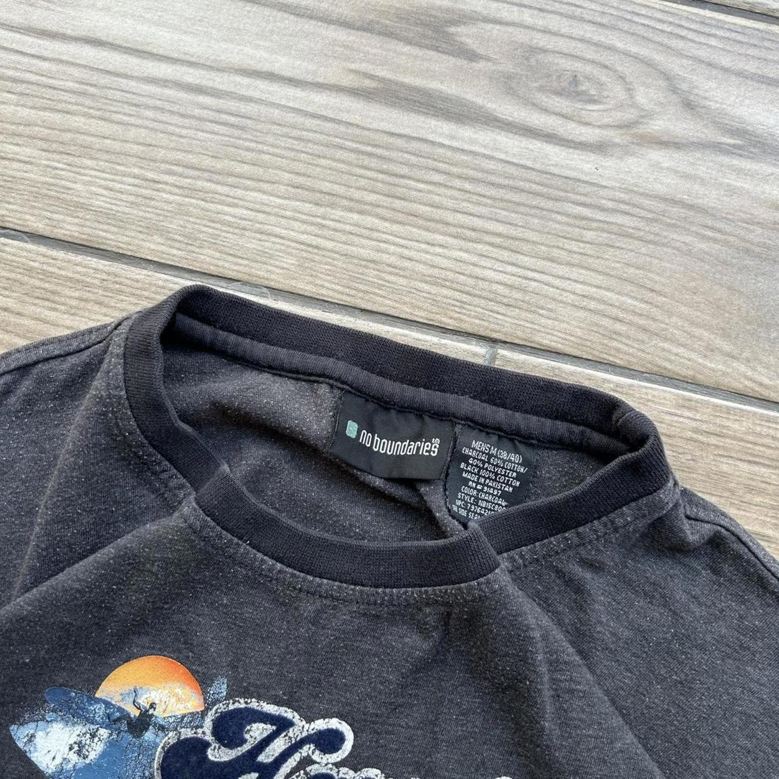 Designer Vintage No Boundaries Hawaii Surfwear T-Shirt Size US M / EU 48-50 / 2 - 4 Thumbnail