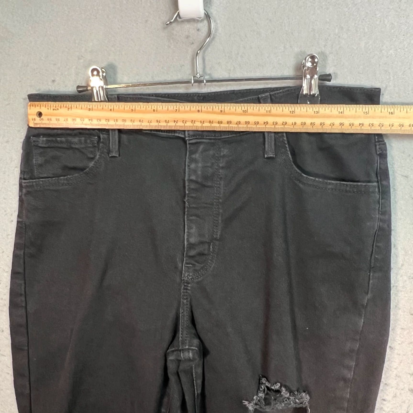 Levi's VINTAGE Levi's 720 Super Skinny Black Distressed Jeans Size 32 Dark Wash Denim Womens Jeans Skinny 32 Black 90s? Size 24" / US 00 / IT 34 - 6 Thumbnail