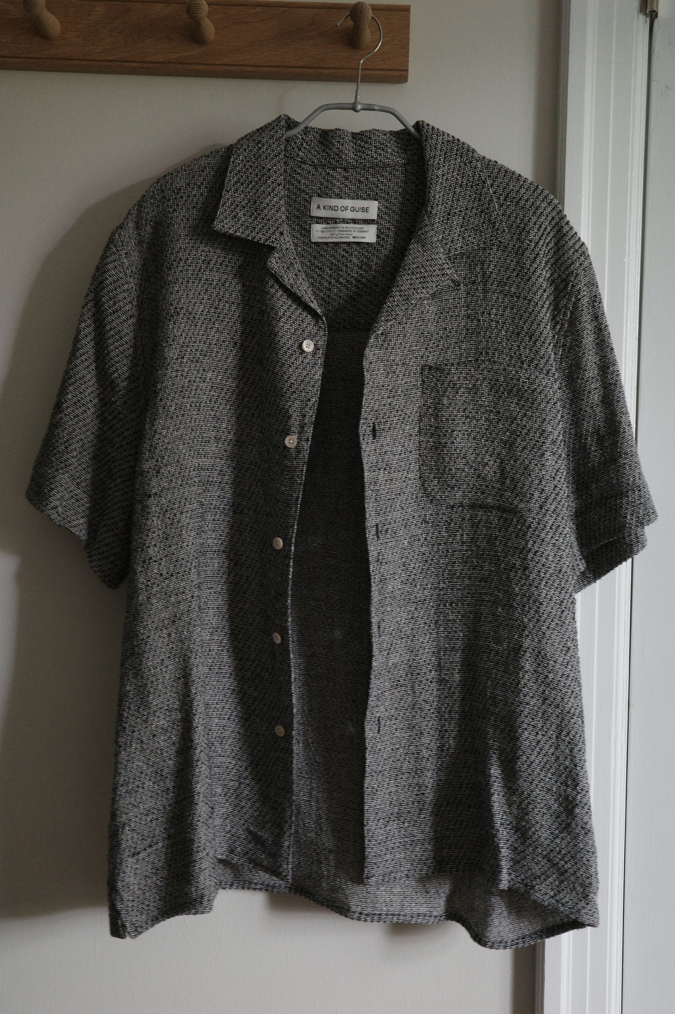 A Kind Of Guise Gioia Shirt - salt and pepper Size US M / EU 48-50 / 2 - 9 Thumbnail