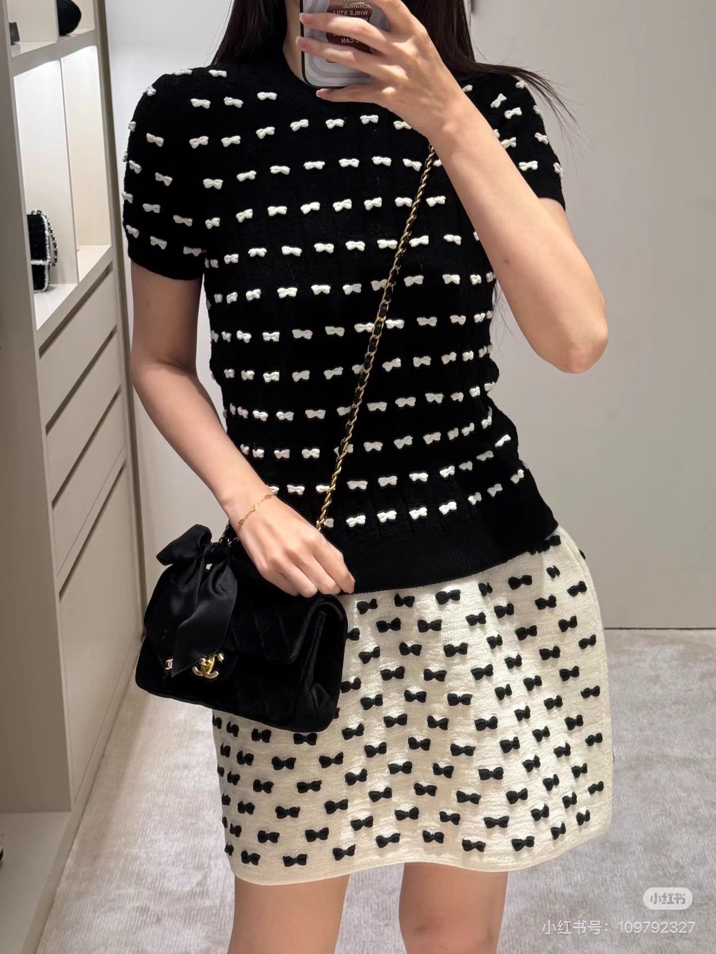Chanel Chanel 25k white black bow mini skirt 38 Size 27" / US 4 / IT 40 - 8 Thumbnail