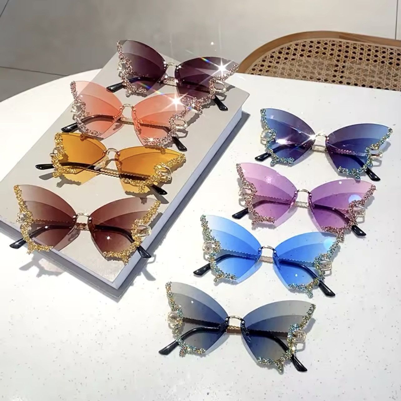 Designer Y2K cat eye Diamond Butterfly Sunglasses Rimless Oversized Size ONE SIZE - 1 Thumbnail