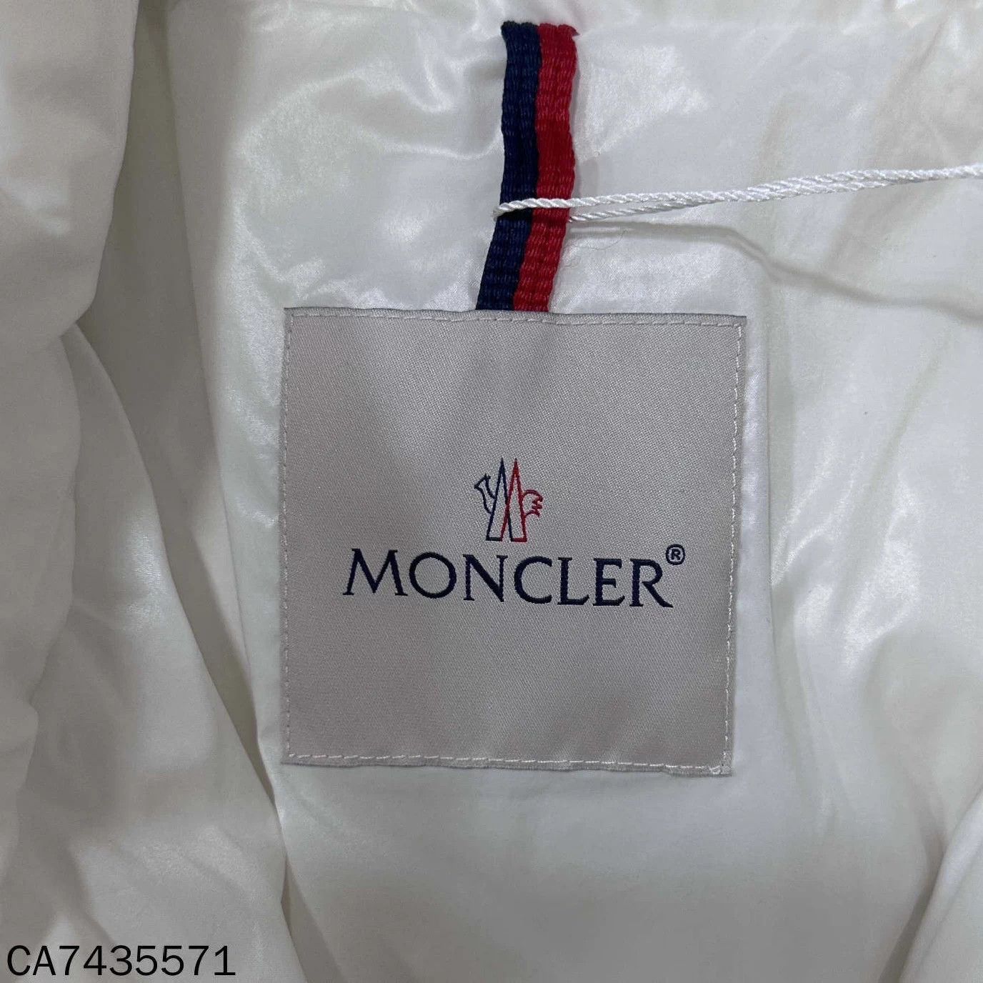 Moncler Moncler white Maire women's down jacket Size XS / US 0-2 / IT 36-38 - 4 Thumbnail