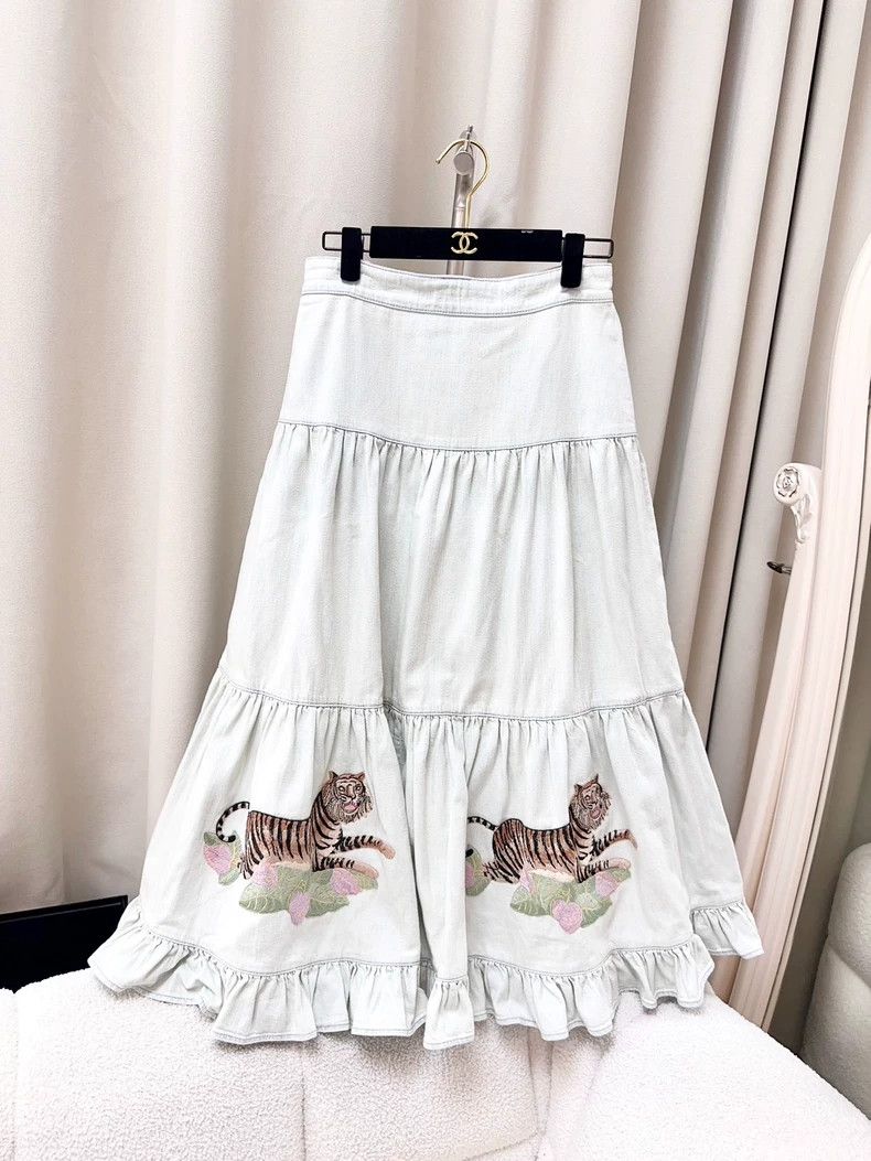 Gucci Gucci Tiger Embroidery Denim Long Skirt - dmc Size US 32 / EU 48 - 1 Thumbnail