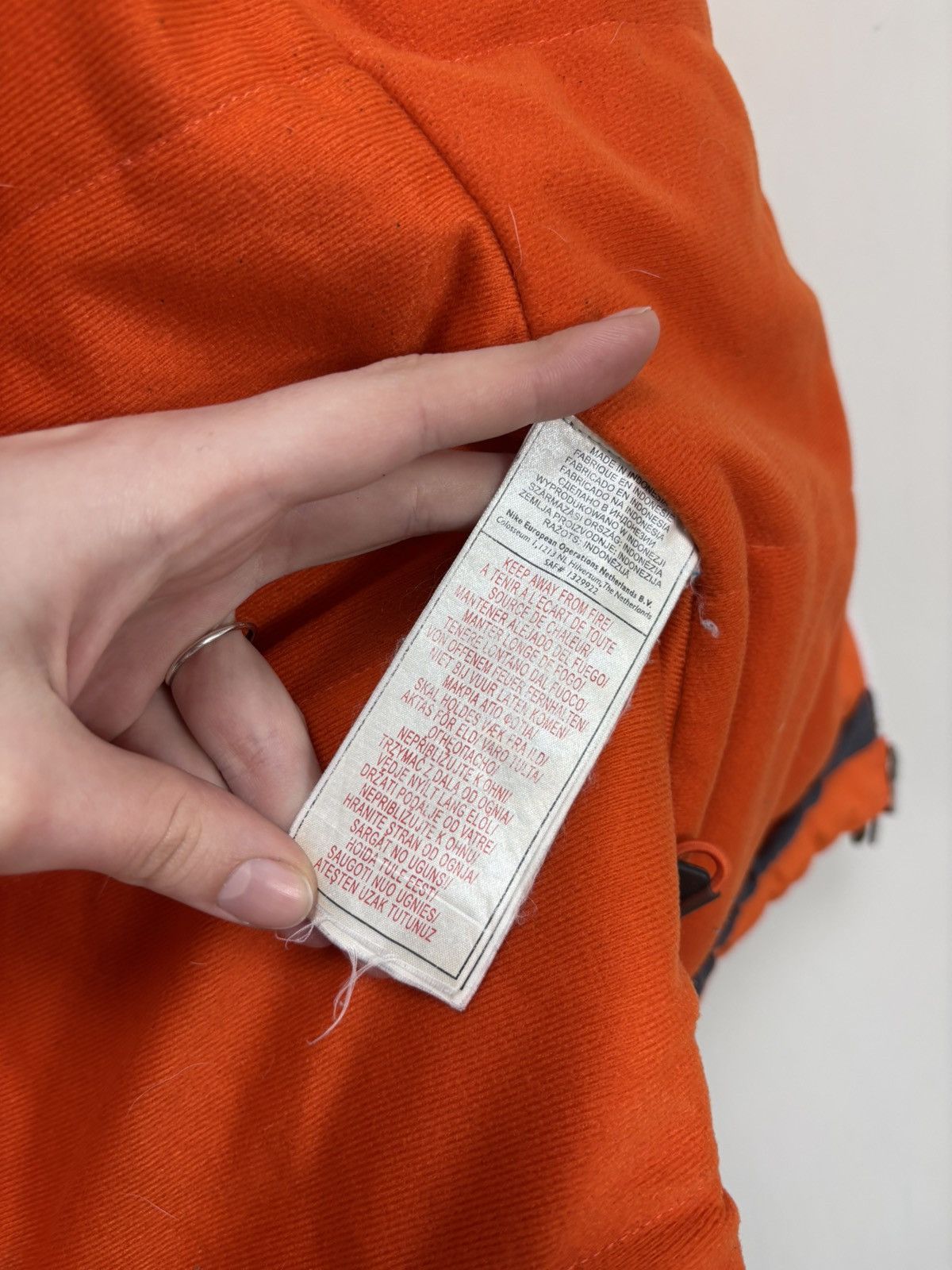 Nike ACG Nike ACG Vintage Women’s Outdoor Jacket Hooded Insulated Size S / US 4 / IT 40 - 22 Thumbnail