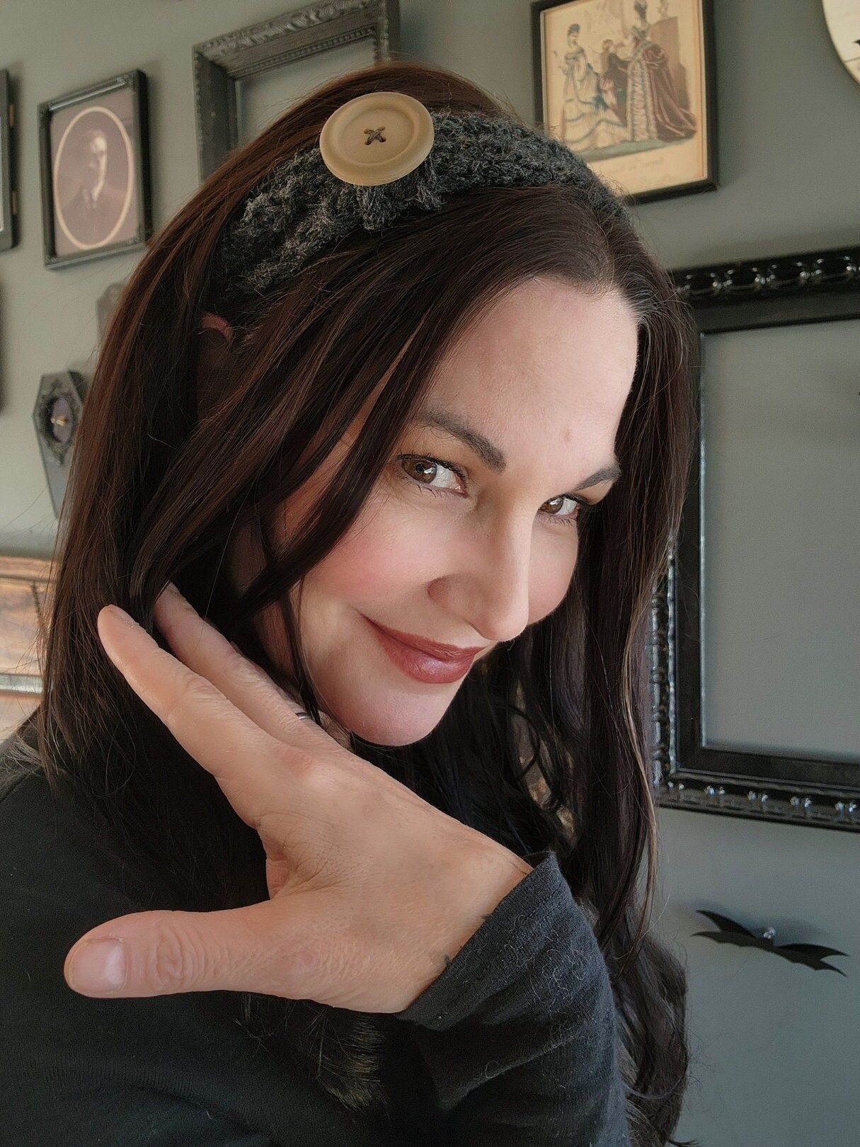 Handmade Hand Knit Headband, Earwarmer in Gray, with a Vintage Button Size ONE SIZE - 4 Thumbnail