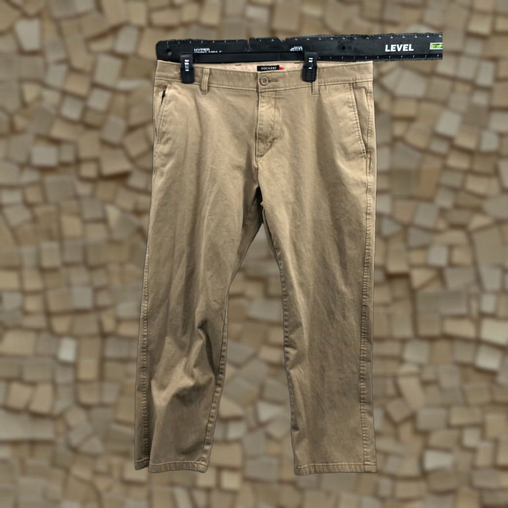 Dockers Dockers Chino Pants Mens 36x29 Beige Slim Fit Straight 5-Pocket Zipper Button Dockers Brand Size US 36 / EU 52 - 1 Thumbnail