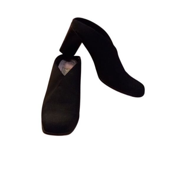 Donald Pliner Donald J Pliner Size 8.5M Women's Black Square-Toe Slip-On S Size US 8.5 / IT 38.5 - 1 Thumbnail