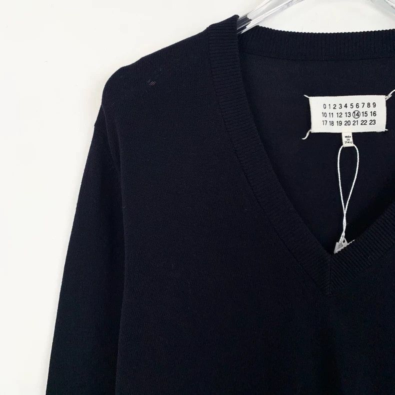 Maison Margiela Maison Margiela Black V-neck cotton long-sleeved sweater 25 Size US S / EU 44-46 / 1 - 3 Thumbnail