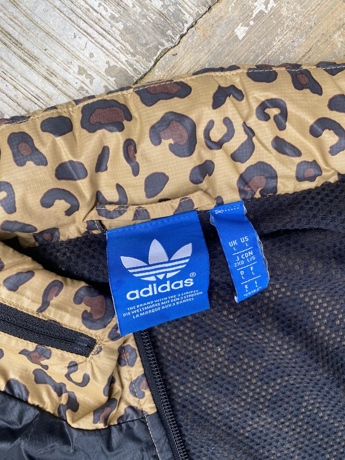 Adidas Adidas Leopard Big logo Like Jeremy Scoot Style Size US L / EU 52-54 / 3 - 10 Thumbnail