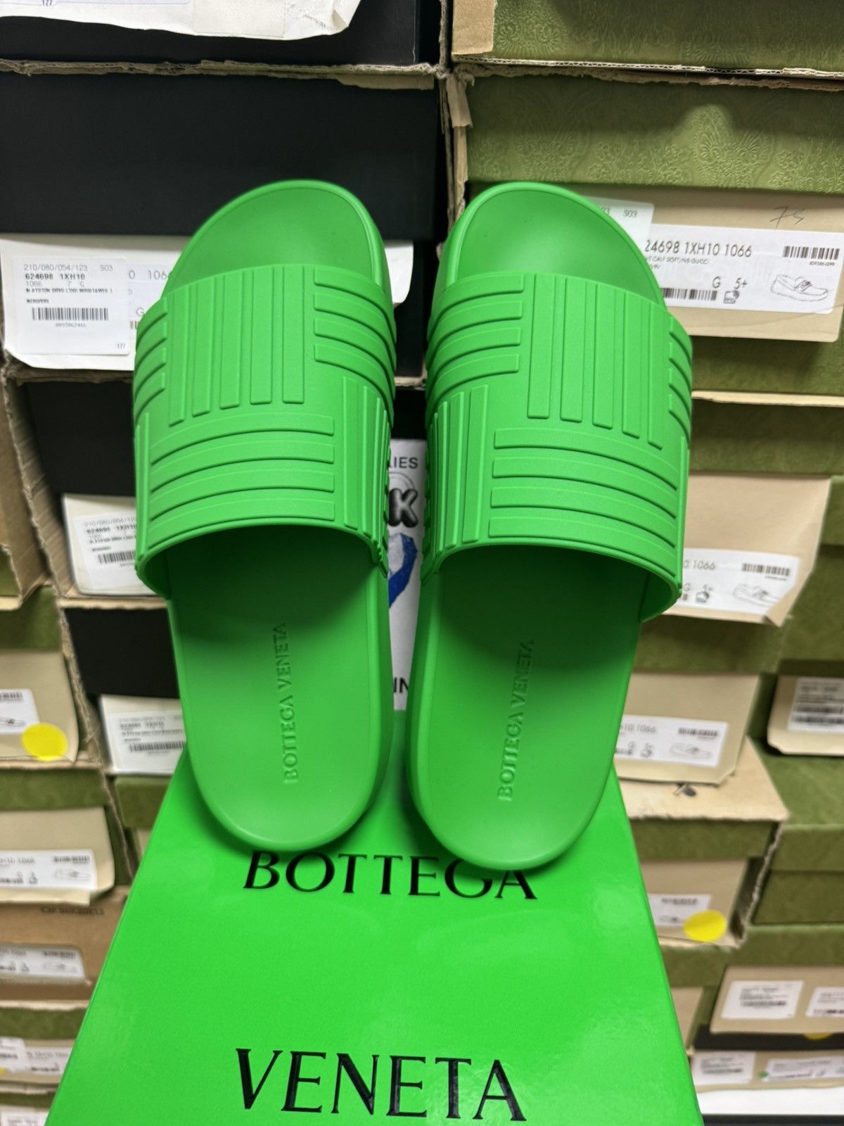 Bottega Veneta Bottega Veneta Embossed Rubber Slides Size US 9 / EU 42 - 4 Thumbnail