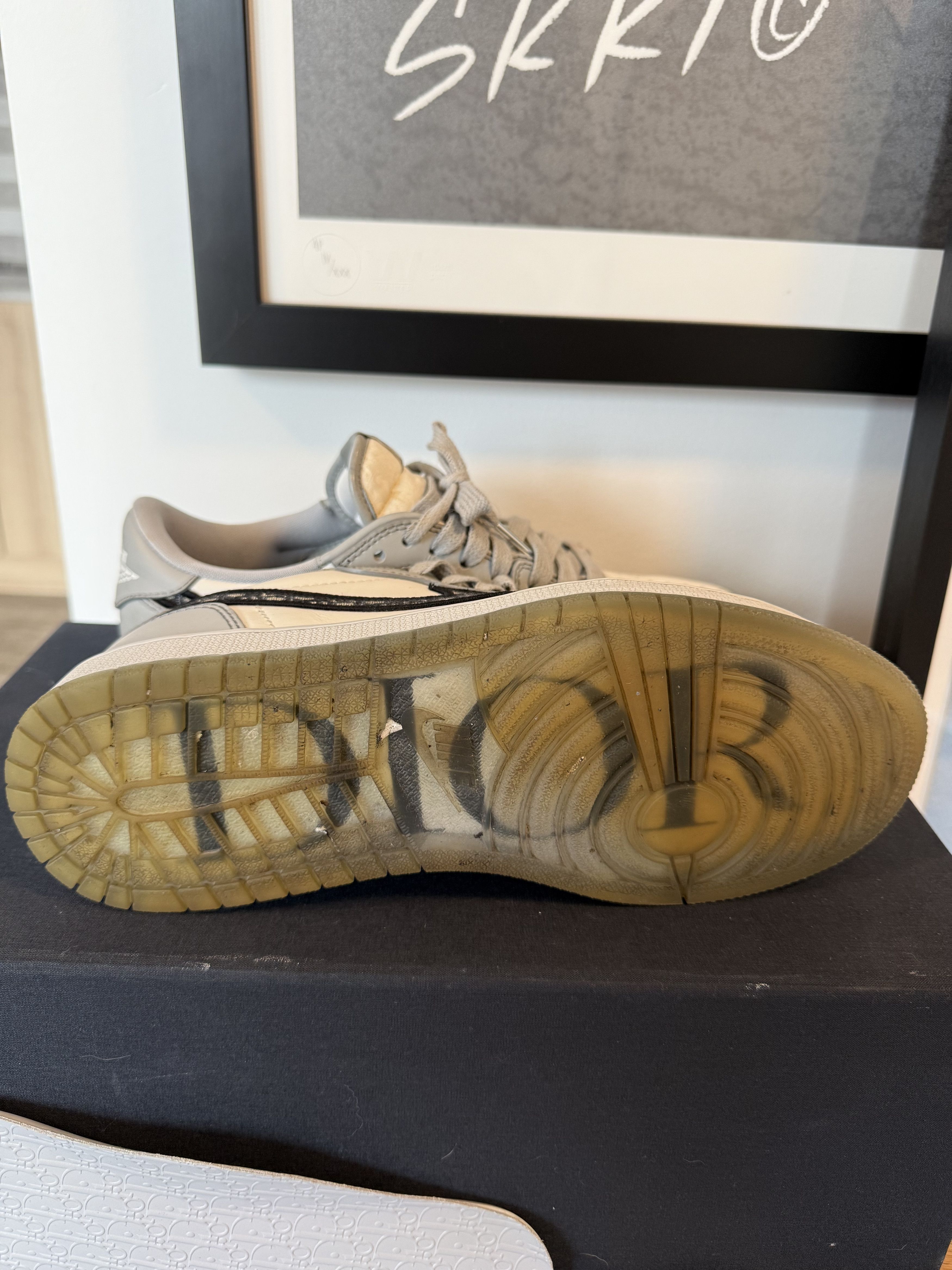Dior × Jordan Brand Nike Air Jordan 1 x Christian Dior - Low - Size 8.5 - 41.5 Size US 8.5 / EU 41-42 - 5 Thumbnail