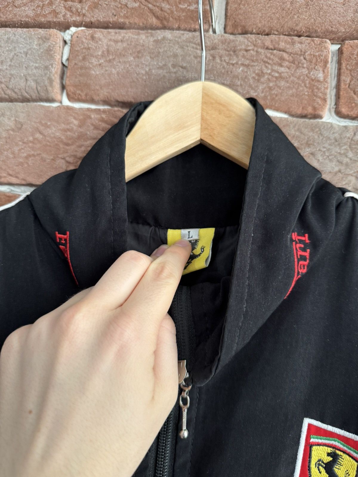 Ferrari Vintage Y2k Ferrari Racing Formula One Rare Hype Jacket Size US L / EU 52-54 / 3 - 11 Thumbnail