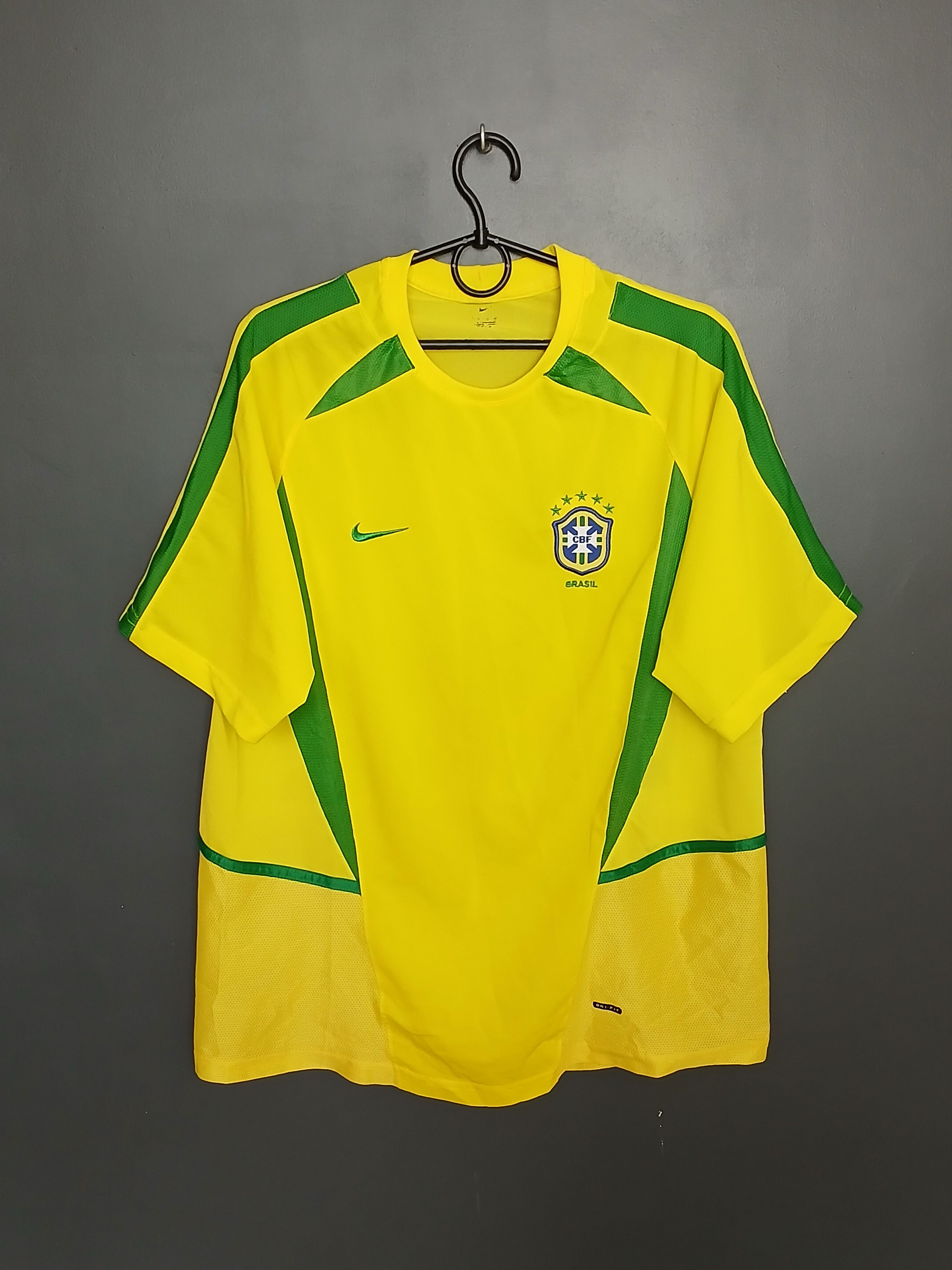 Nike Brazil National Team 2002/2004 Home Football Jersey T-Shirt Size US XL / EU 56 / 4 - 1 Thumbnail