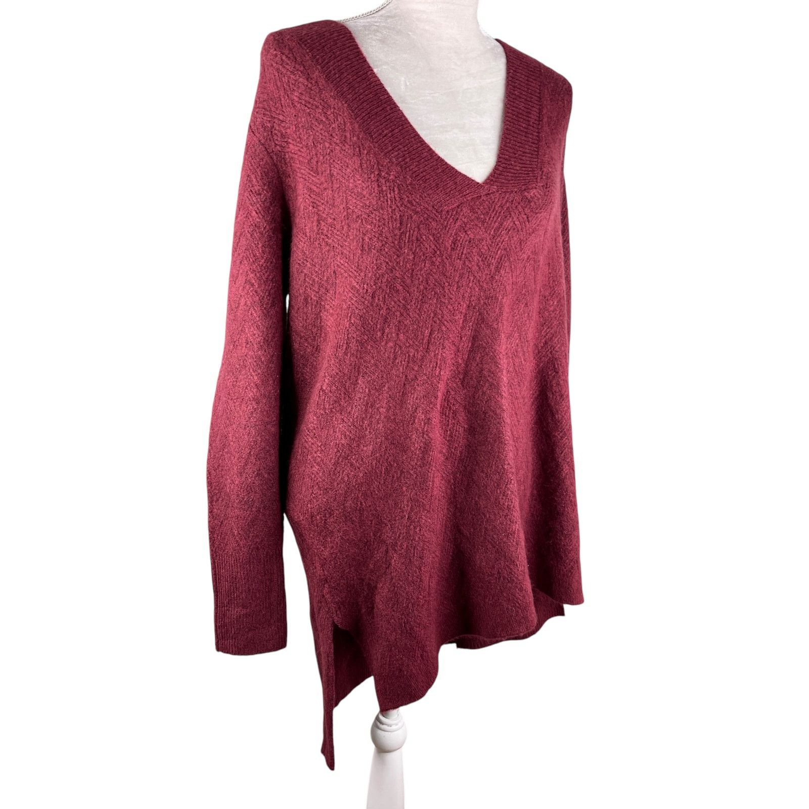 Chicos Chicos Herringbone Tunic Sweater V-Neck Cranberry 2 L New Size L / US 10 / IT 46 - 4 Thumbnail