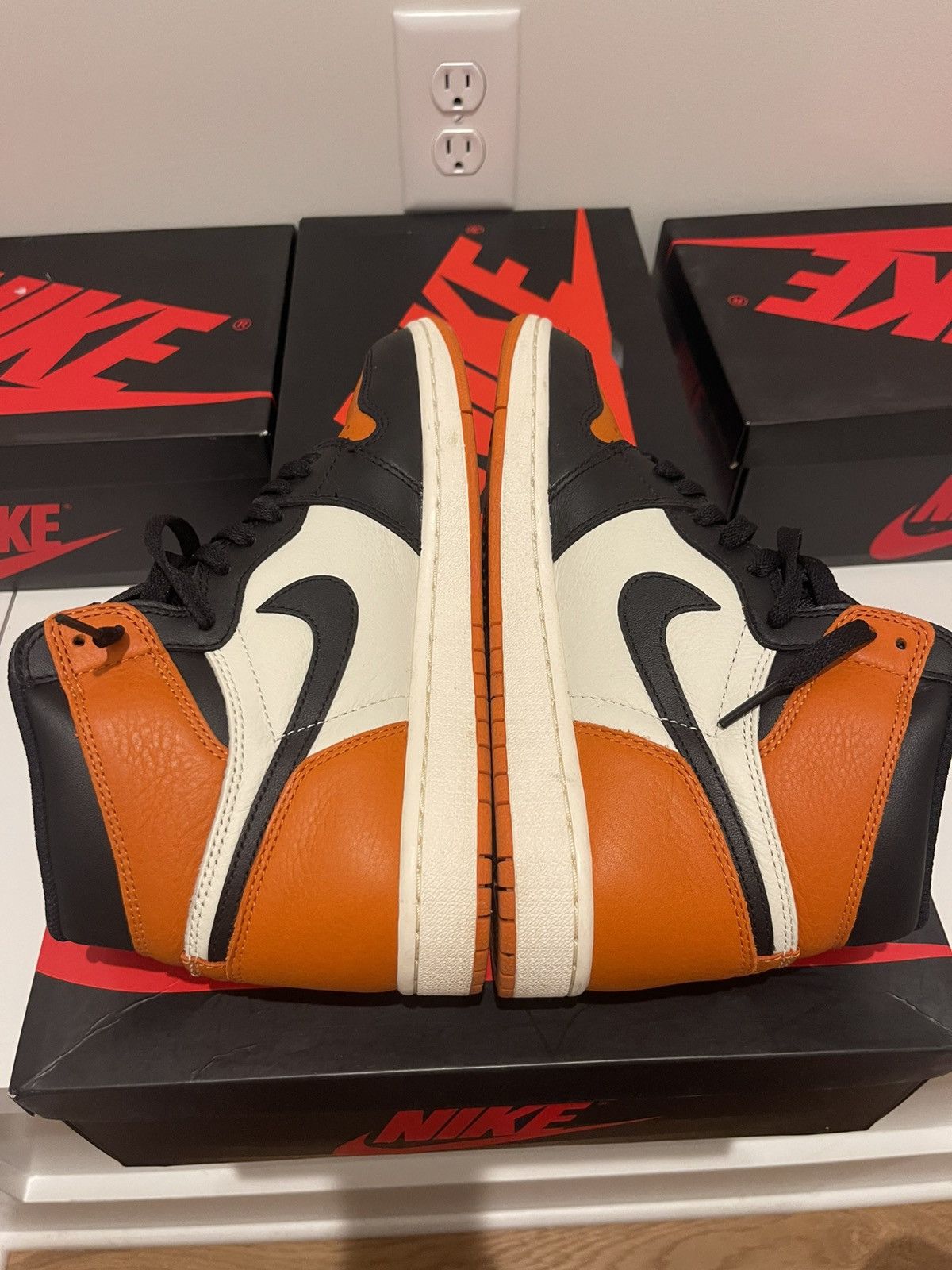 Jordan Brand Jordan Air Jordan 1 Retro High OG Shattered Backboard 2015 Size US 8.5 / EU 41-42 - 2 Thumbnail