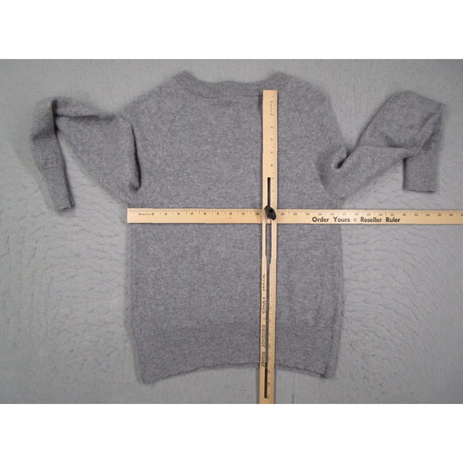 Vintage Tahari Womens Large Gray Sweater 100% Cashmere Floral Embroidered Crewneck Knit Size L / US 10 / IT 46 - 4 Thumbnail