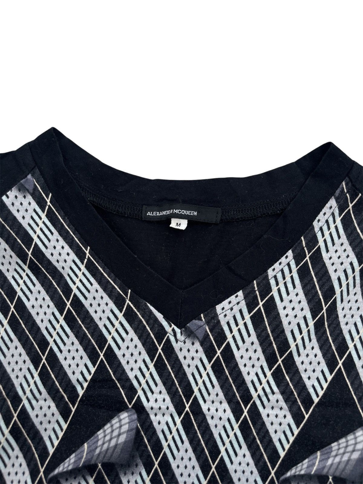 Alexander McQueen SS95 ‘The Birds’ Print V-Neck LS T-shirt Size US M / EU 48-50 / 2 - 4 Thumbnail