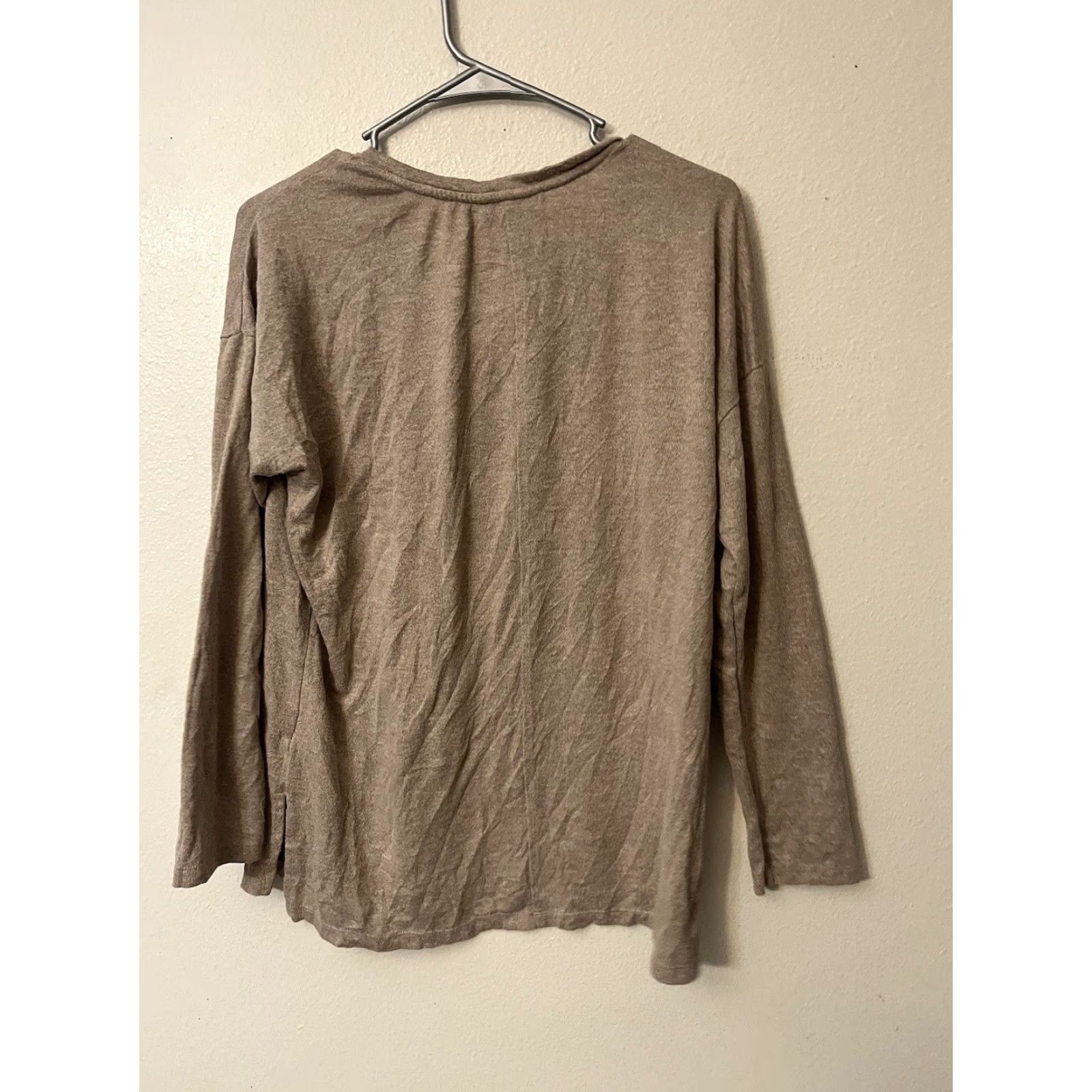 Banana Republic Banana Republic Shirt Ladies' Long Sleeve Scoop Neck Top Brown Small Regular Size S / US 4 / IT 40 - 2 Thumbnail