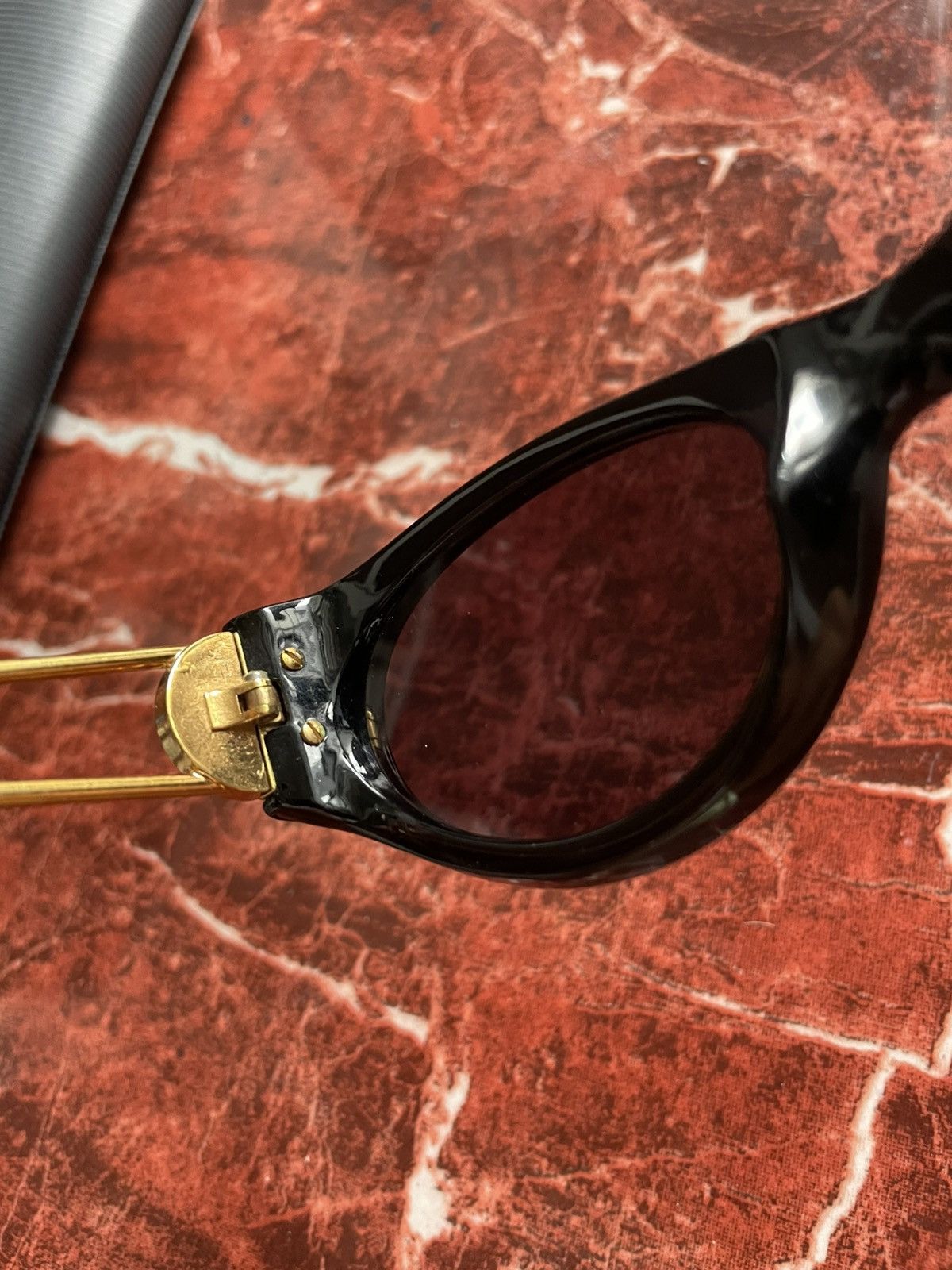 Versace × Vintage Vintage 90s Gianni Versace safety pin sunglasses mod 429 Size ONE SIZE - 7 Thumbnail