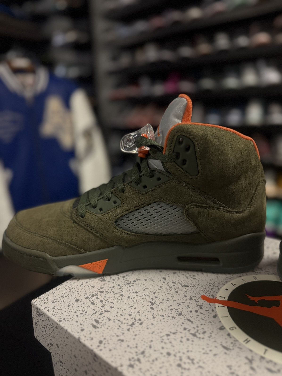 Jordan Brand × Nike Jordan 5 Olive Size 11 Pre Owned 🧼 W/ BOX Size US 11 / EU 44 - 10 Thumbnail