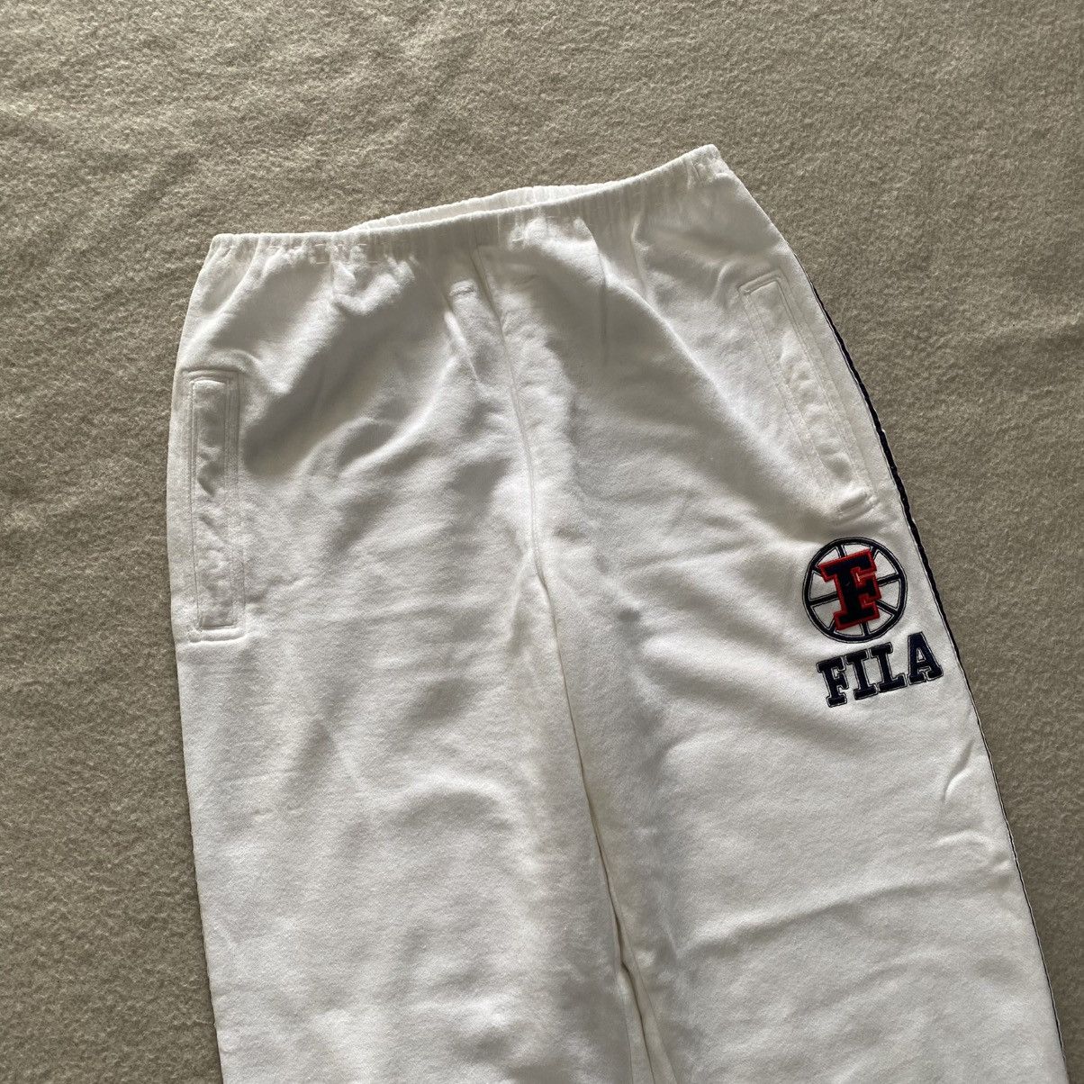 Fila × Japanese Brand × Vintage Fila Embroidered Logo Jogger Pants w28-30 Size 30" / US 8 / IT 44 - 3 Thumbnail