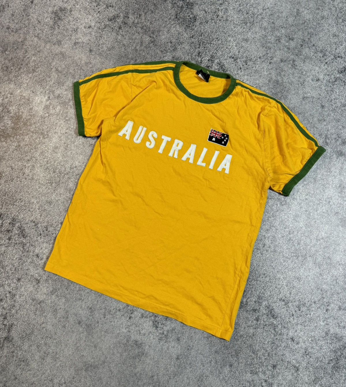 Other Vintage Australia Big Logo T-shirt Streetwear Style USA Rare Size US M / EU 48-50 / 2 - 1 Thumbnail