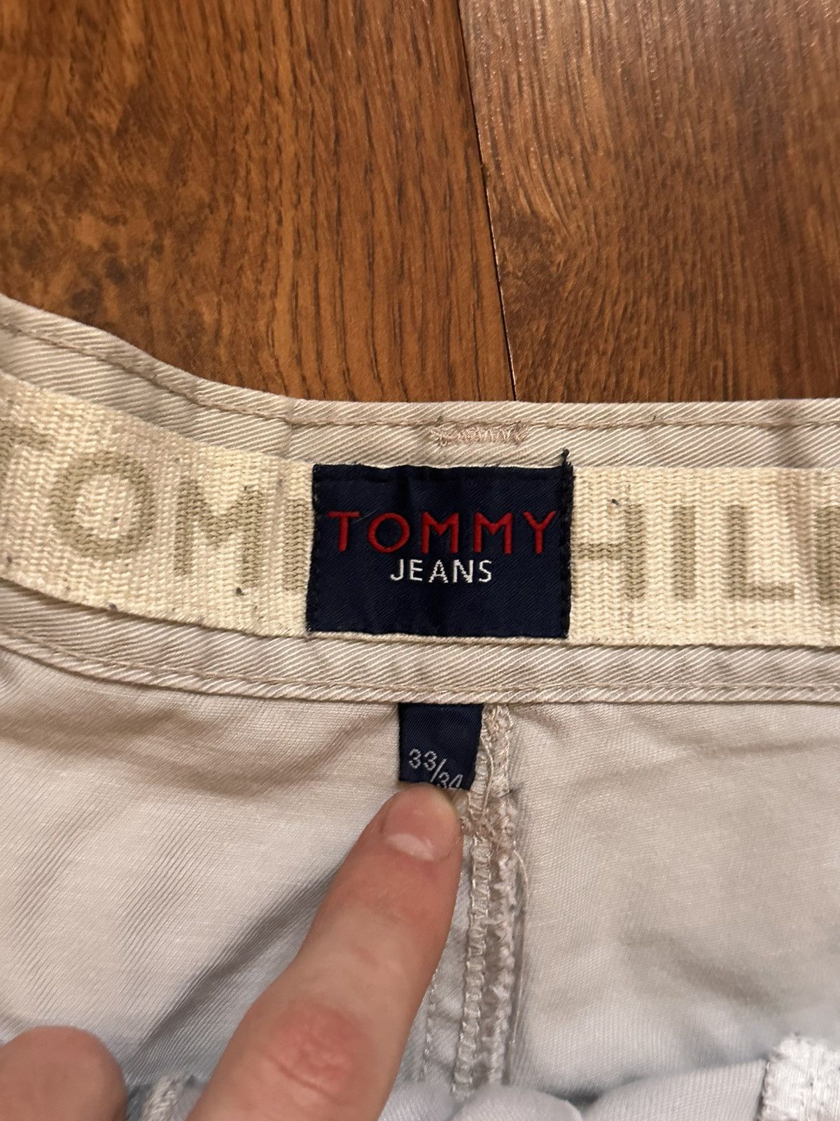Tommy Hilfiger Vintage Tommy Hilfiger Cargo Pants Size 33/34 Beige/Sand Y2K Size US 34 / EU 50 - 7 Thumbnail