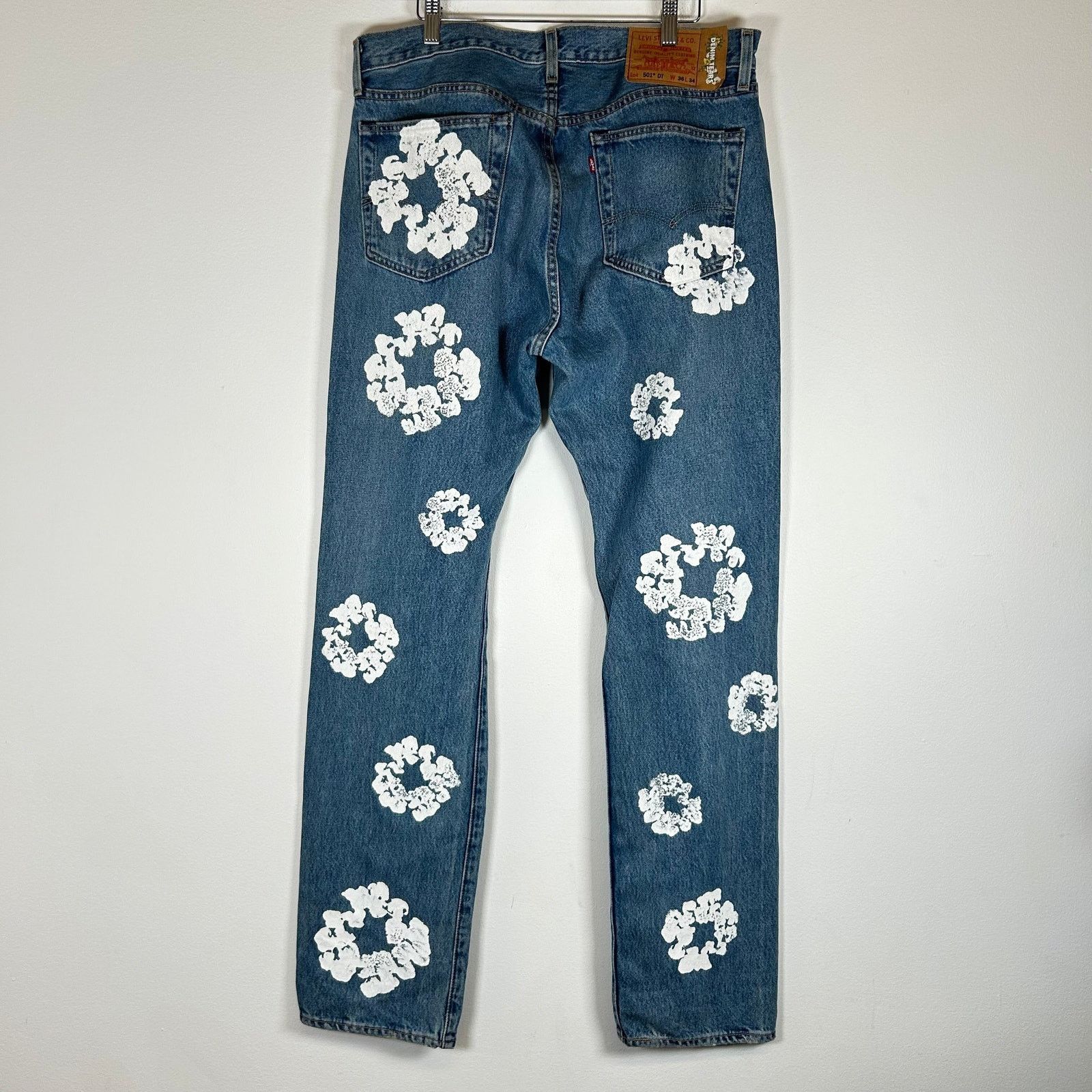 DENIM TEARS Denim Tears Lightwash Wreath Denim Jeans Size 36 Size US 36 / EU 52 - 2 Thumbnail