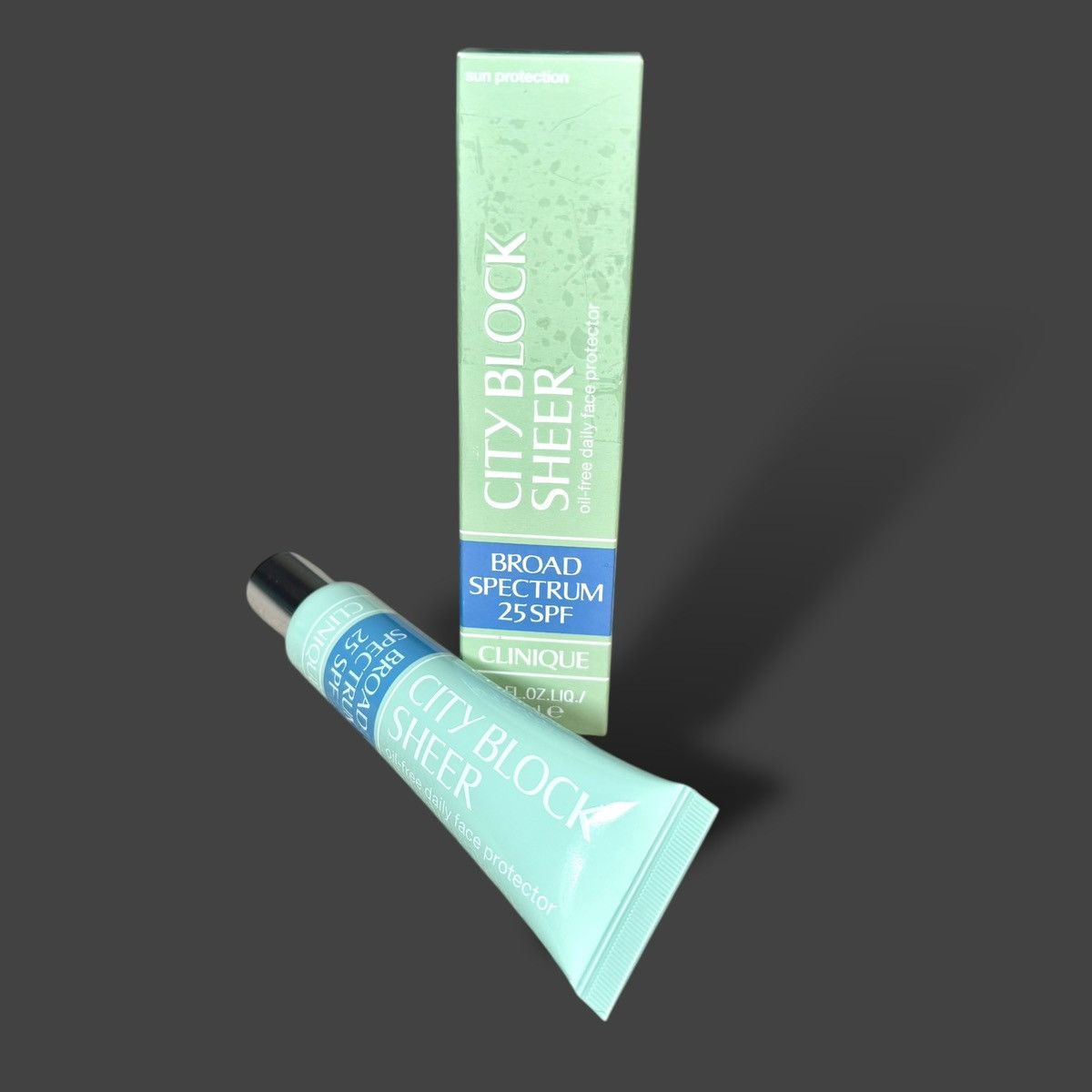 Other Cliniqie City Block Sheer Broad Spectrum SPF 25 Sunscreen Size ONE SIZE - 4 Thumbnail
