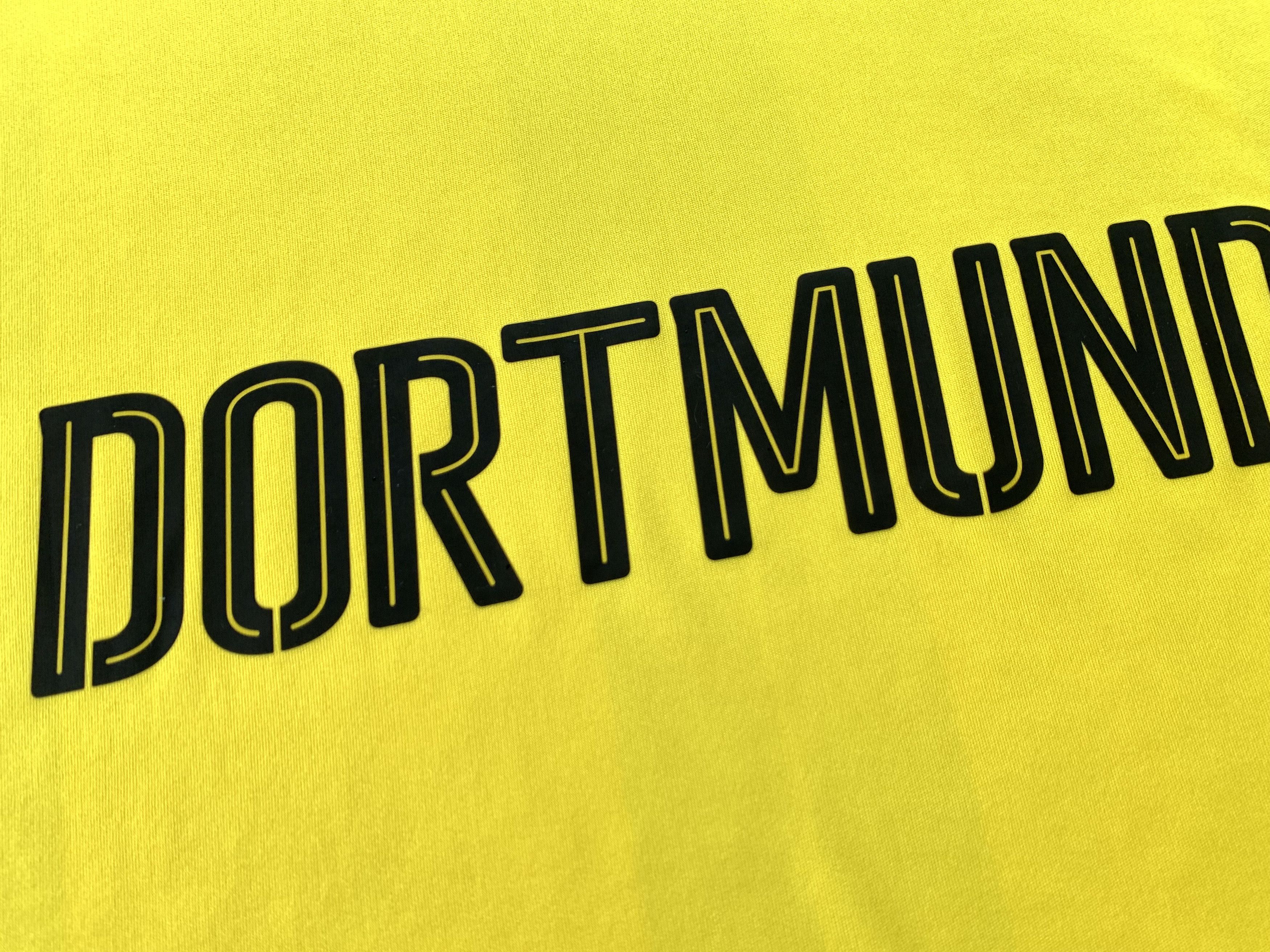 Puma × Vintage Vintage Puma Borussia Dortmund Home Shirt Size US M / EU 48-50 / 2 - 7 Thumbnail