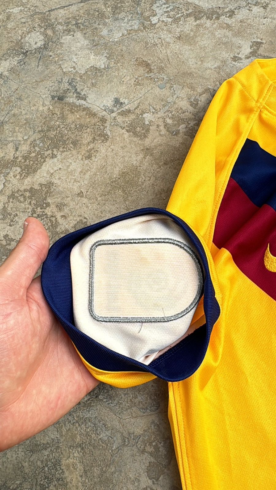Nike Nike Barcelona 2019-20 Home jersey Coutinho #14 rare kit Size US M / EU 48-50 / 2 - 12 Thumbnail