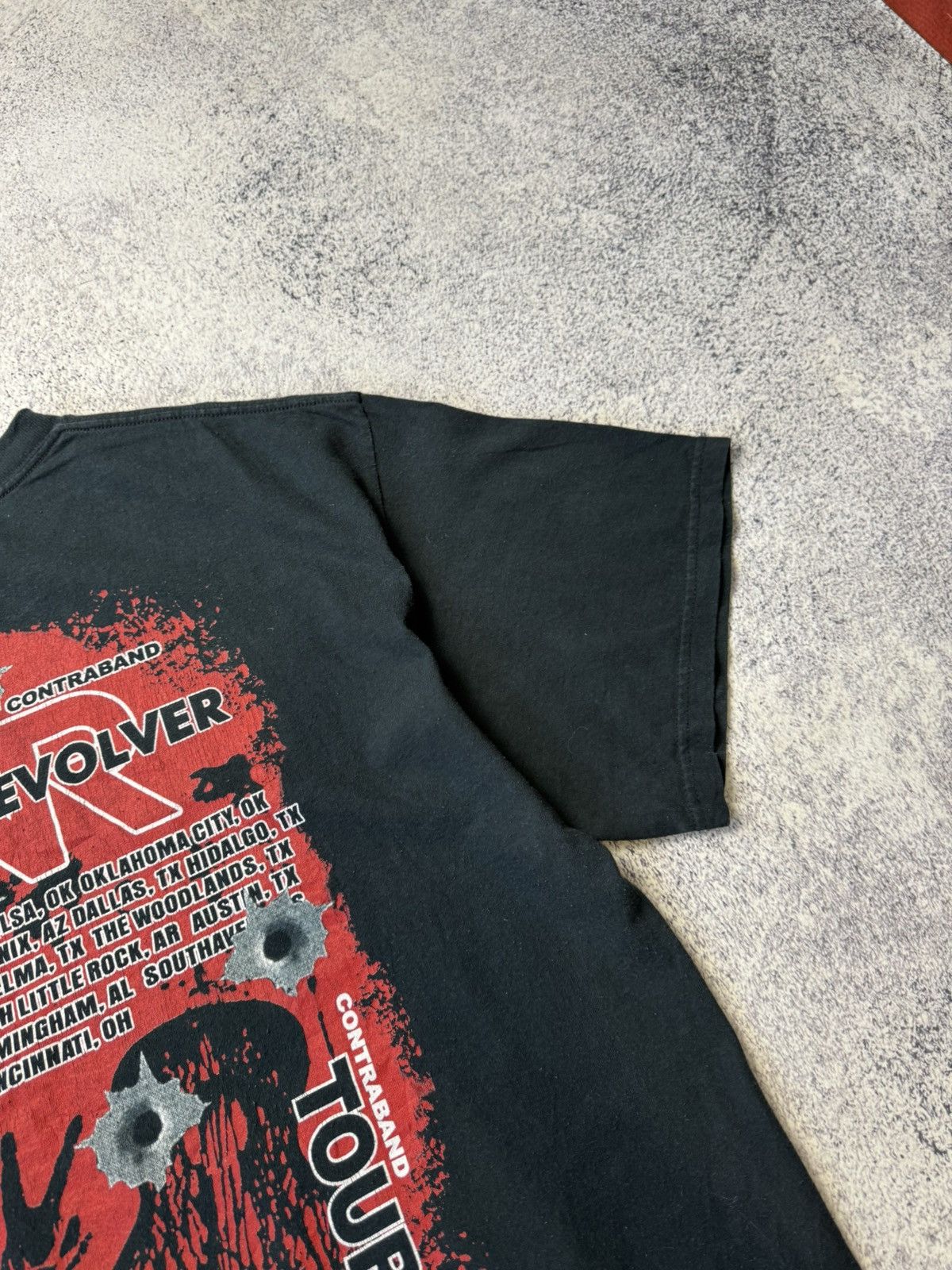 Band Tees Vintage Contraband Velvet Revolver Tour’05 T Shirt Size US XL / EU 56 / 4 - 25 Thumbnail