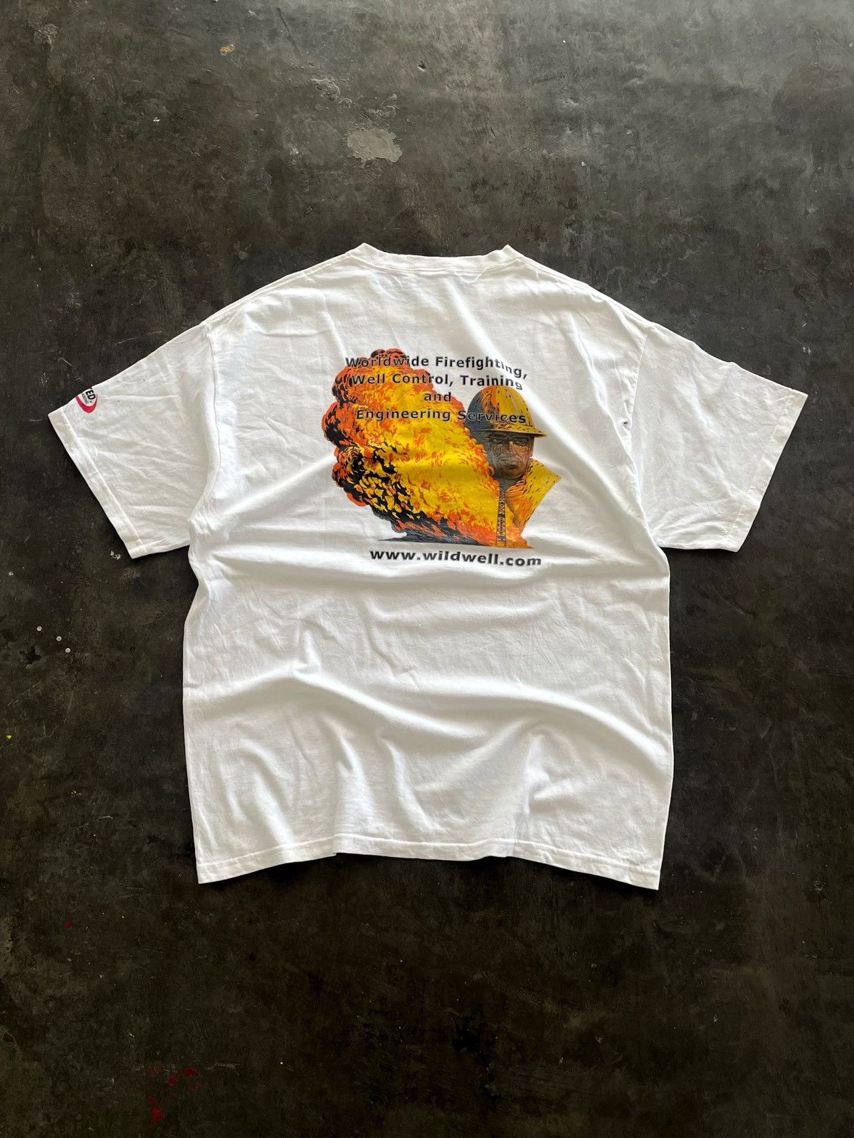 Delta Vintage Wild Well Control Firefighter Graphic Tee Size US XL / EU 56 / 4 - 1 Thumbnail