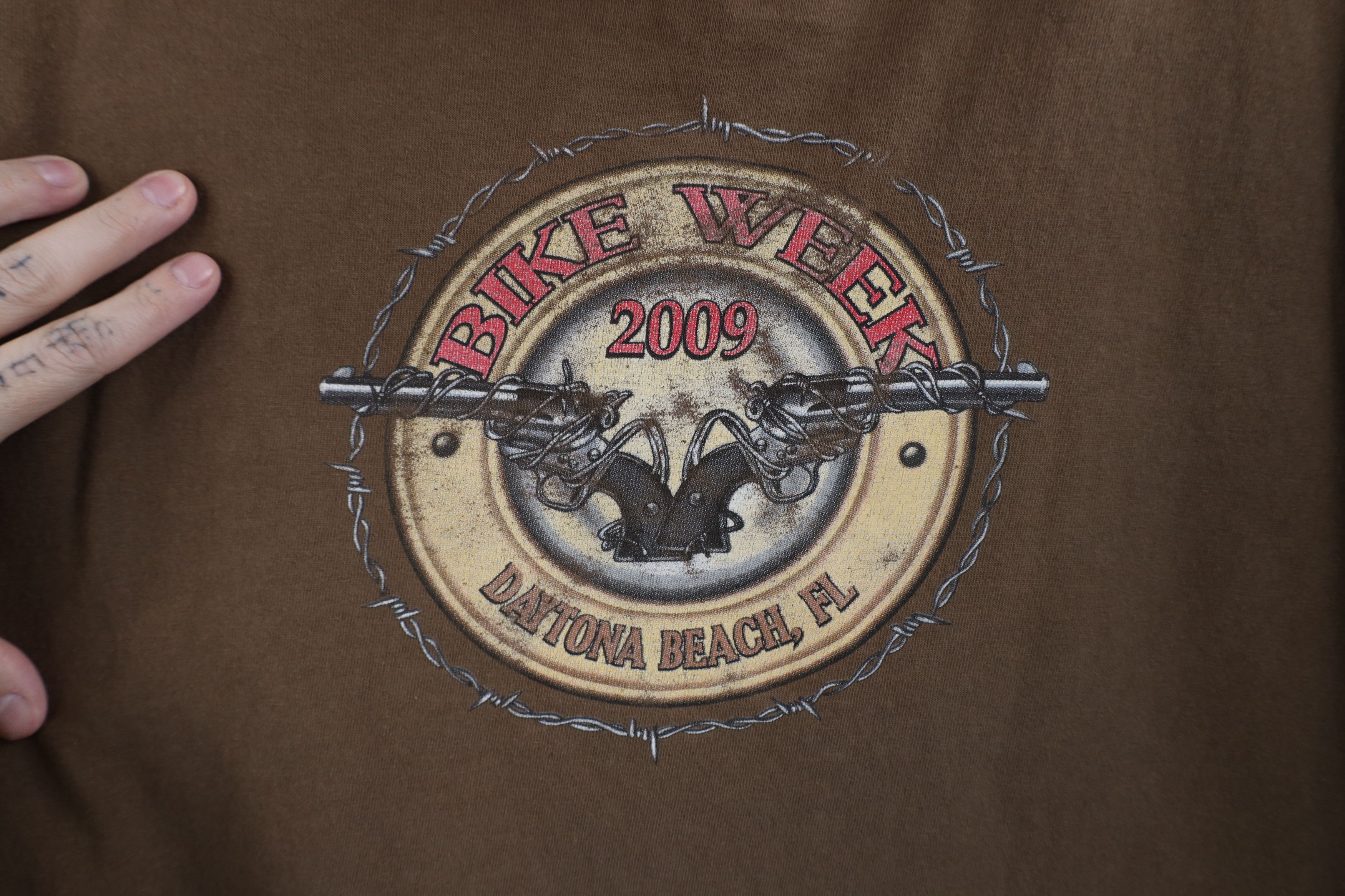 Vintage Vintage Y2K Daytona Bike Week Tribal Barbed Wire T-Shirt Size US XXL / EU 58 / 5 - 8 Thumbnail