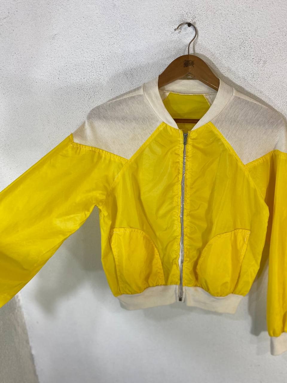 Vintage vintage two tone thin nylon windbreaker nice design Size US S / EU 44-46 / 1 - 7 Thumbnail