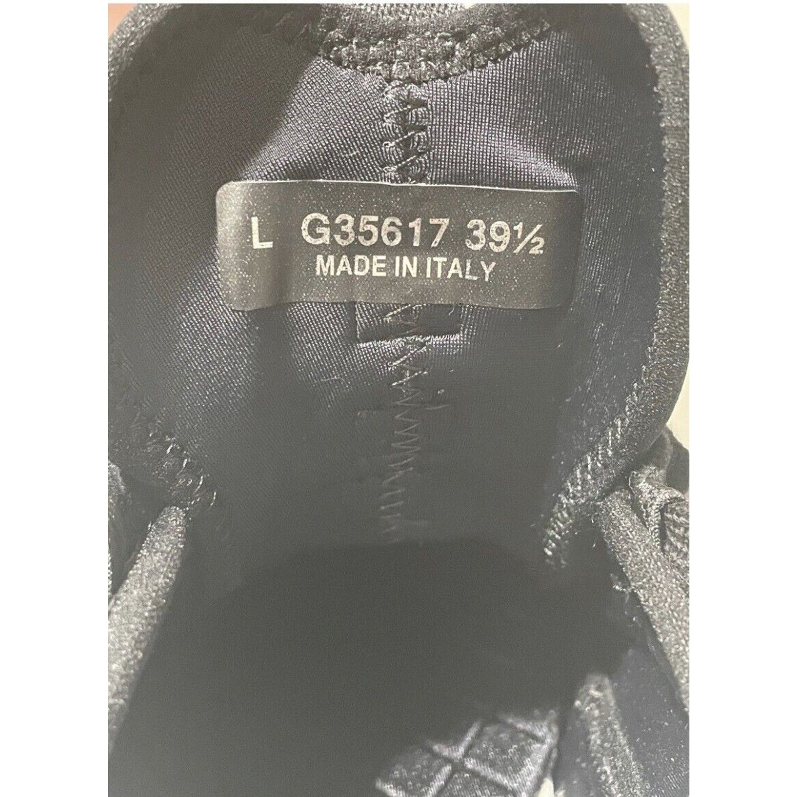 Chanel Chanel Velvet Calfskin & Mixed Fibers Sneaker Black 39.5 NIB Size US 8.5 / IT 38.5 - 9 Thumbnail