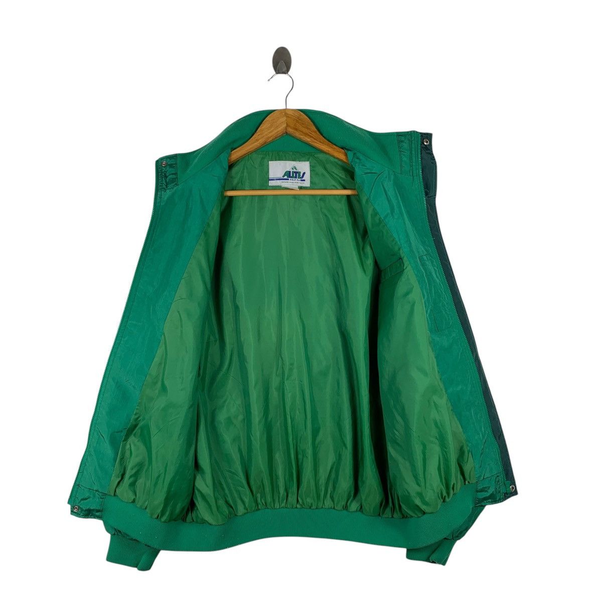 Japanese Brand × Vintage Vintage ISEKI Japanese Outdoor Sportswear Small Logo Jacket Size US XL / EU 56 / 4 - 3 Thumbnail