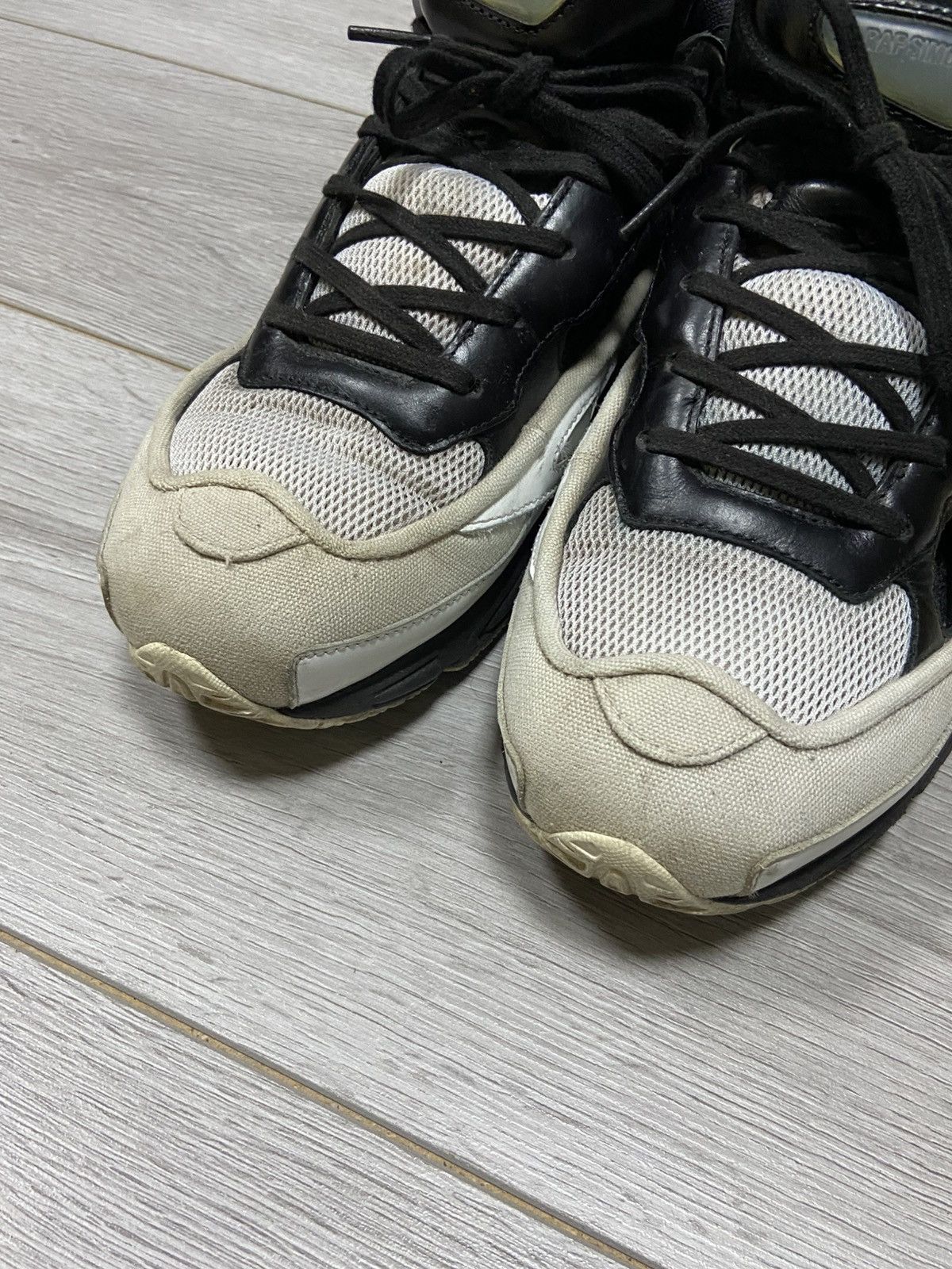 Adidas × Raf Simons Adidas Raf Simons Ozweego Replicant Black/Cream Size US 10 / EU 43 - 9 Thumbnail