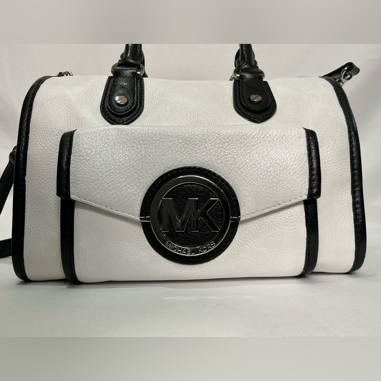 Michael Kors Michael Kors Margo Leather Satchel Two-Tone Black White Size ONE SIZE - 9 Thumbnail