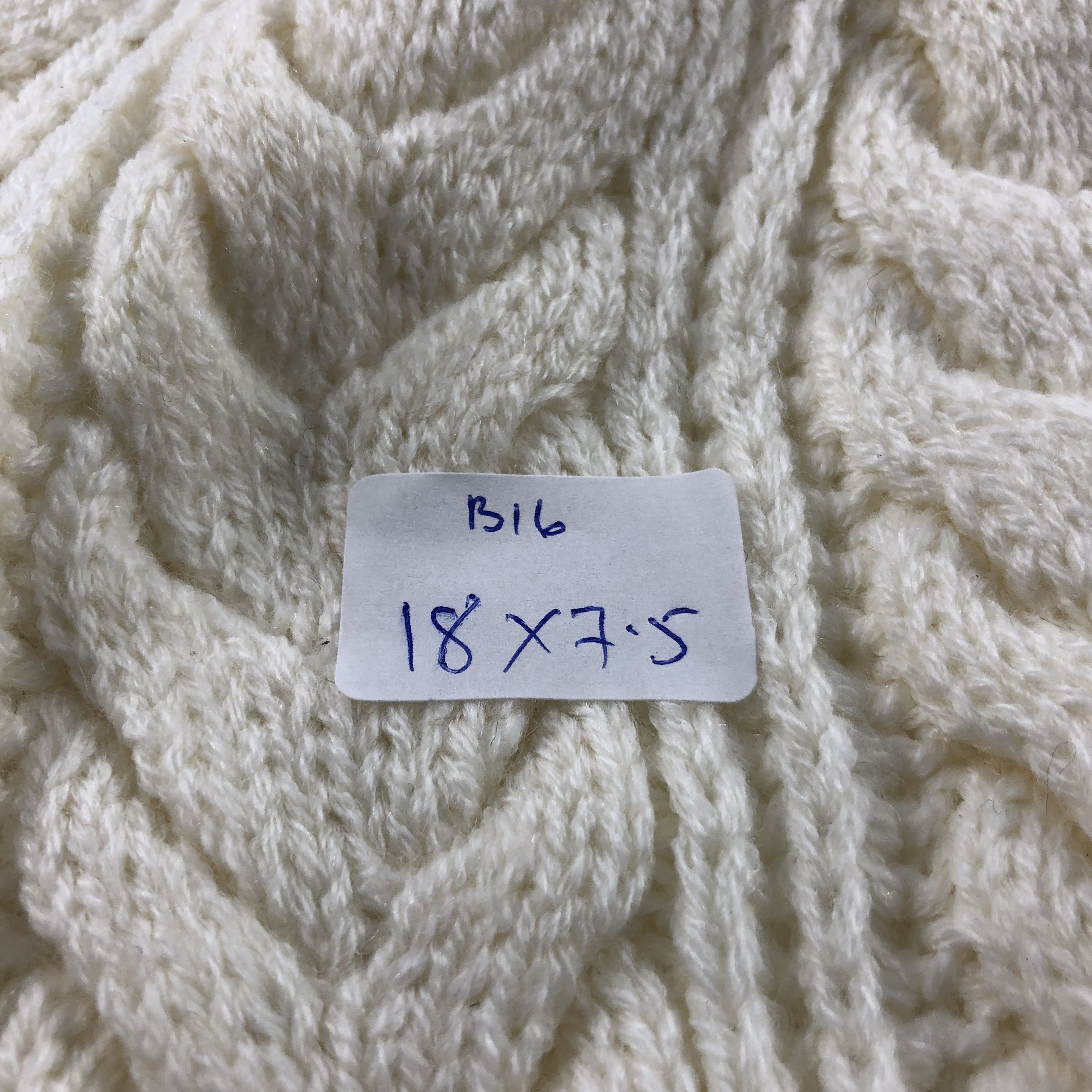 Vintage Cable Knit Bobble Beanie Snowcap Snow Winter Hat B16 Size ONE SIZE - 6 Thumbnail
