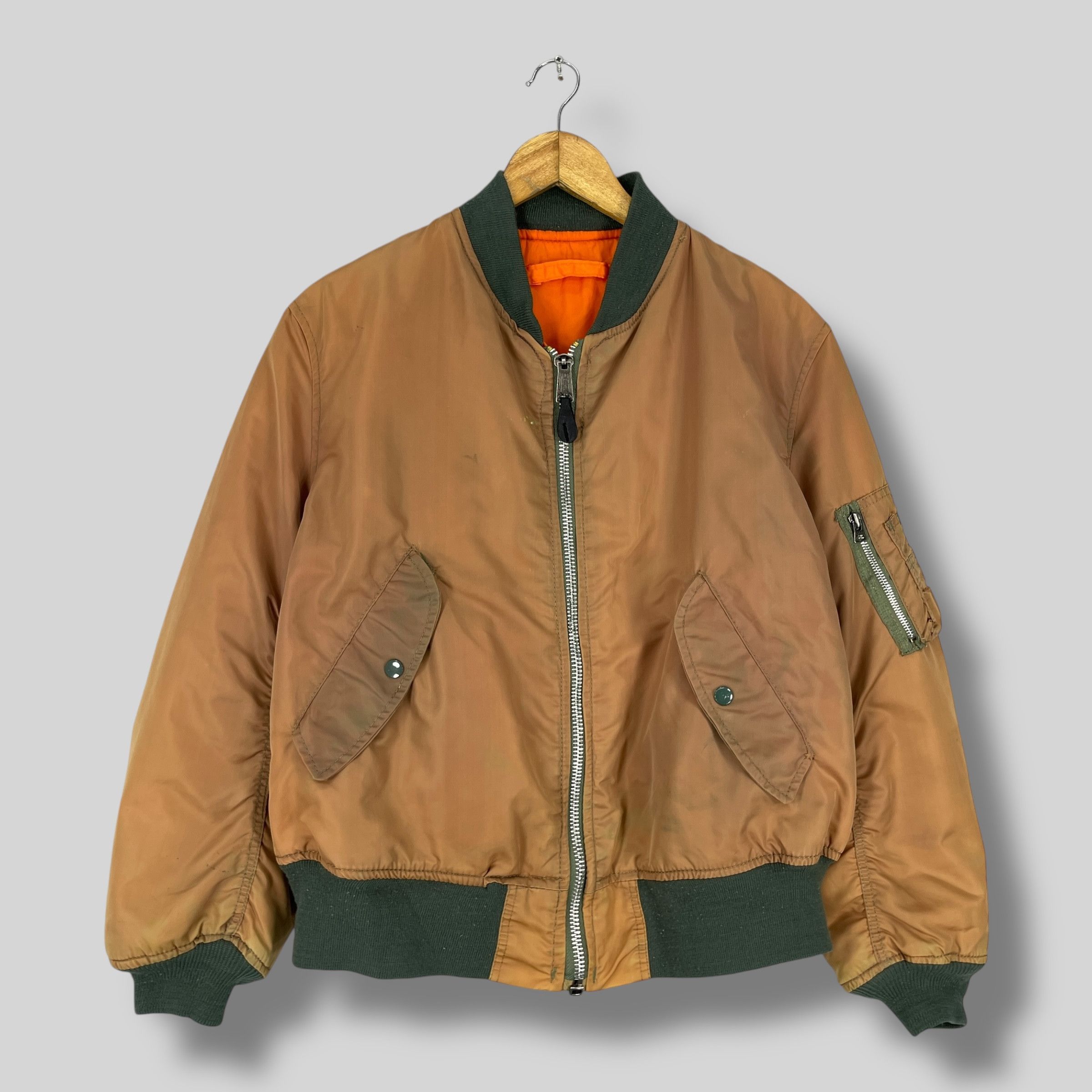 Alpha Industries Vintage ALPHA INDUSTRIES Ma-1 Flight Distressed Jacket Size US M / EU 48-50 / 2 - 1 Thumbnail