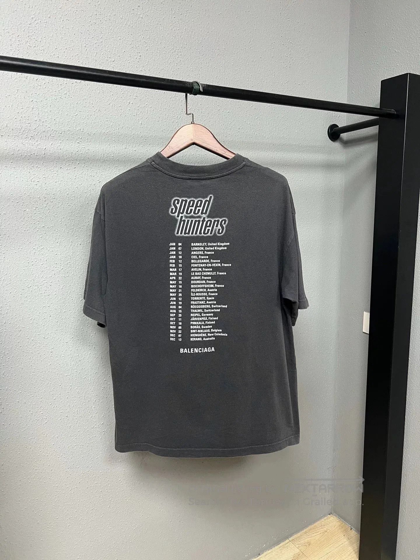 Balenciaga Balenciaga Black Graphic Short Sleeve T. Size US S / EU 44-46 / 1 - 2 Thumbnail
