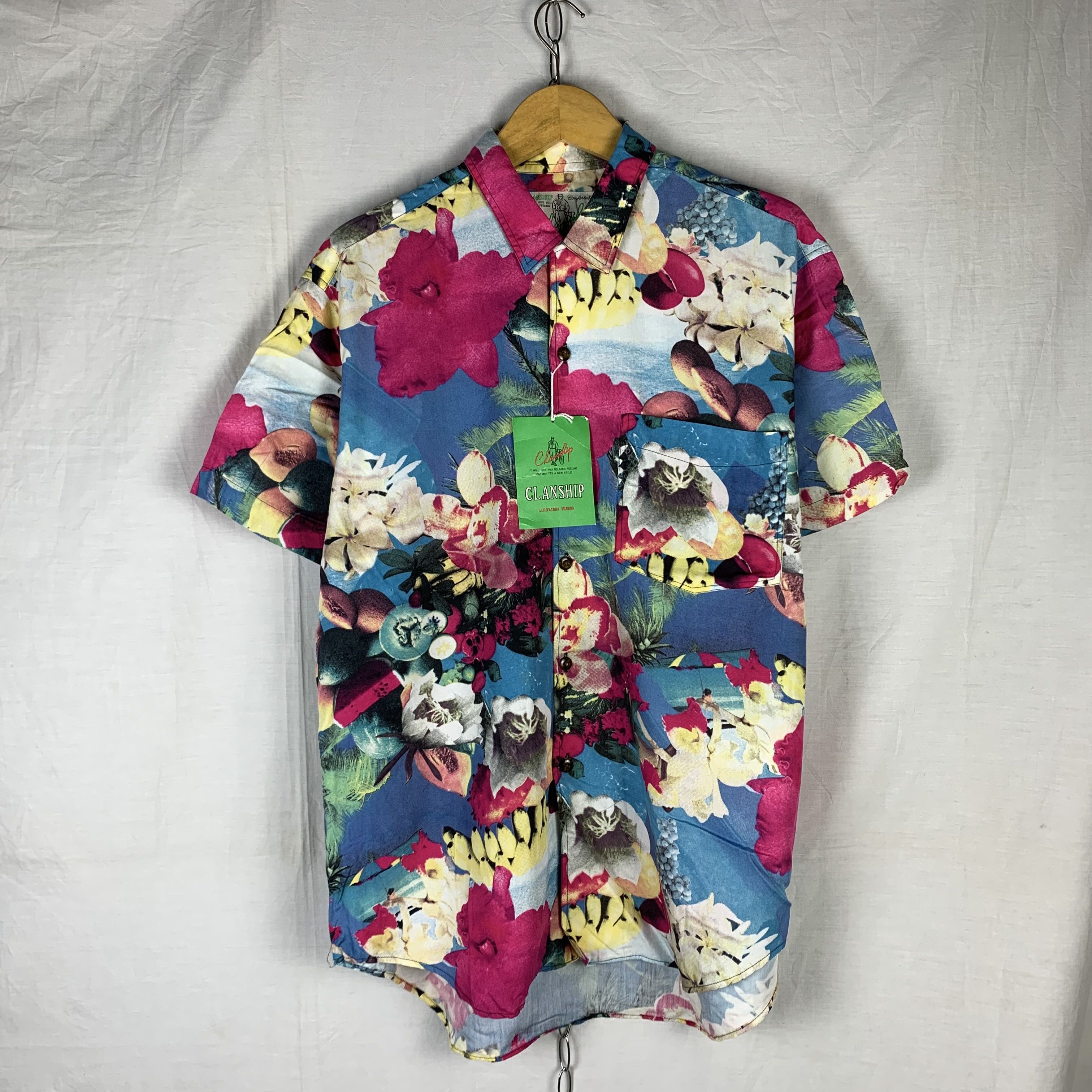 Vintage Hawaiian Shirt Multi Color Printed Shirt, Men’s (Size Large)