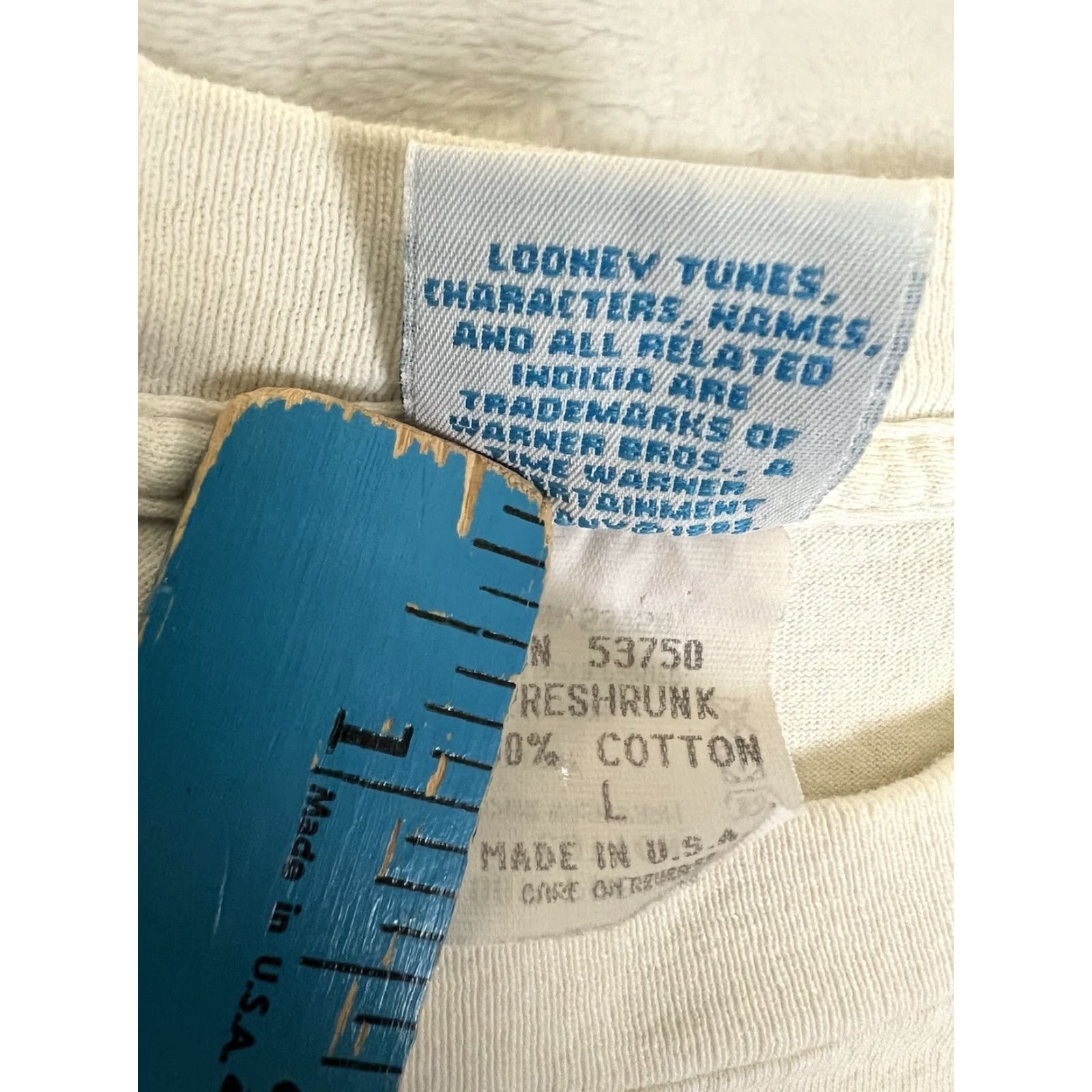 Vintage VINTAGE Six Flags Warner Bros T-Shirt L Men White Cotton 90s USA Bugs Bunny Tweety Cartoon" Size US L / EU 52-54 / 3 - 7 Thumbnail