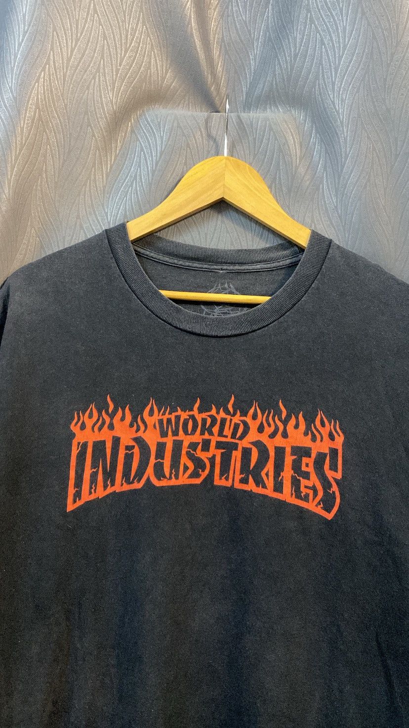 World Industries Sunfaded World Industries Fire Tshirt Black Size US XL / EU 56 / 4 - 2 Thumbnail