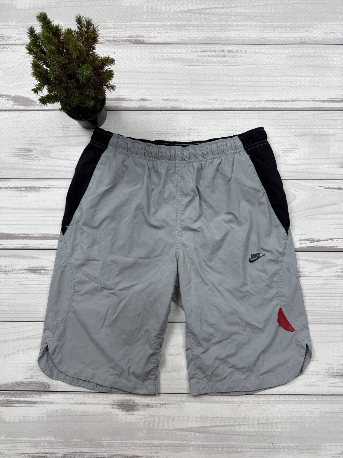 Nike Vintage Nike nylon shorts Size US 31 - 1 Thumbnail