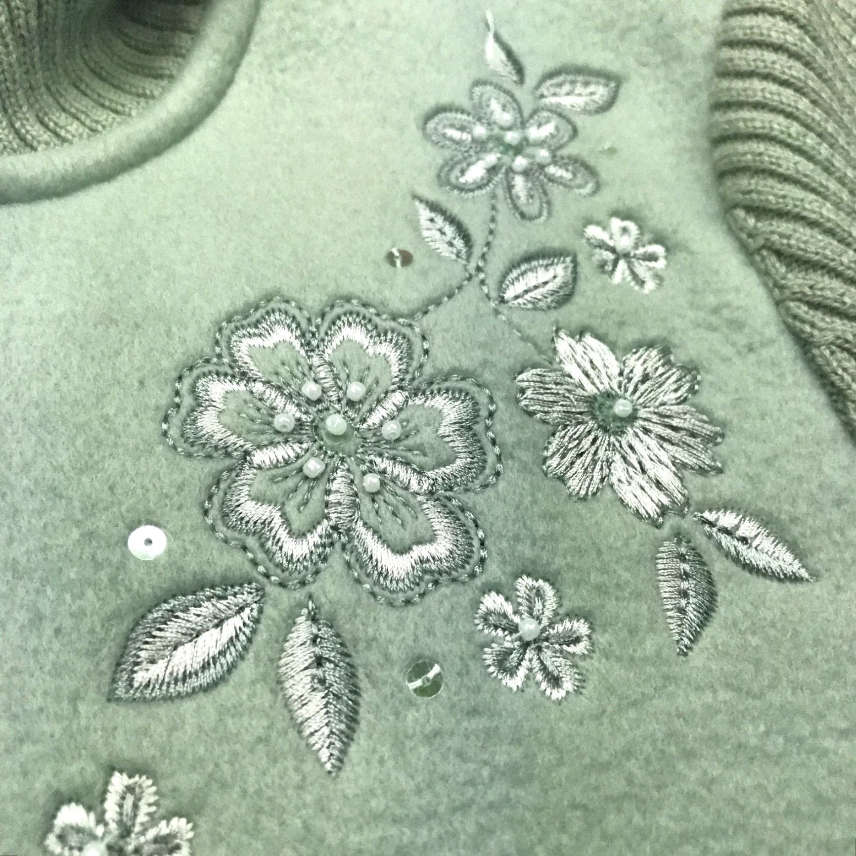 Vintage Alfred Dunner Womens Sweater Full Zip Green Floral Embroidery Size 12 - Knit, Pockets, Long Sleeve, Classic Fit, Regular Polyester Size XL / US 12-14 / IT 48-50 - 3 Thumbnail